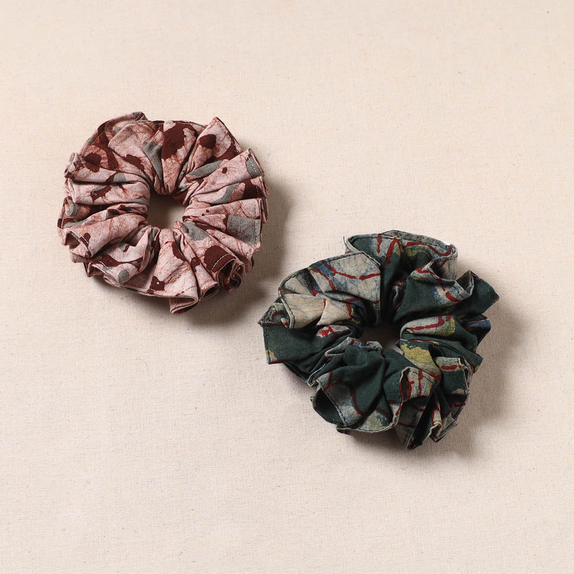 Handmade rubber band/scrunchies (set of 2) 148 - handcrafted