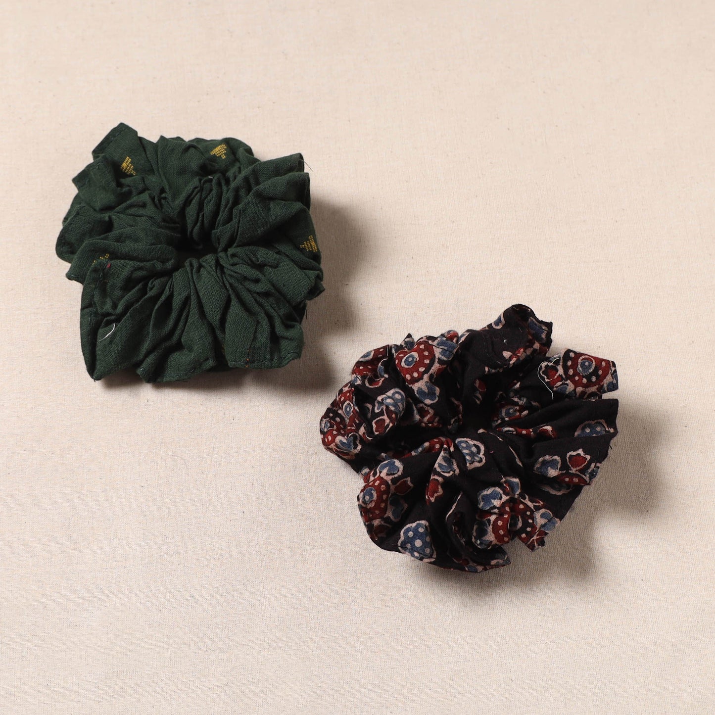 Handmade rubber band/scrunchies (set of 2) 157 - handcrafted
