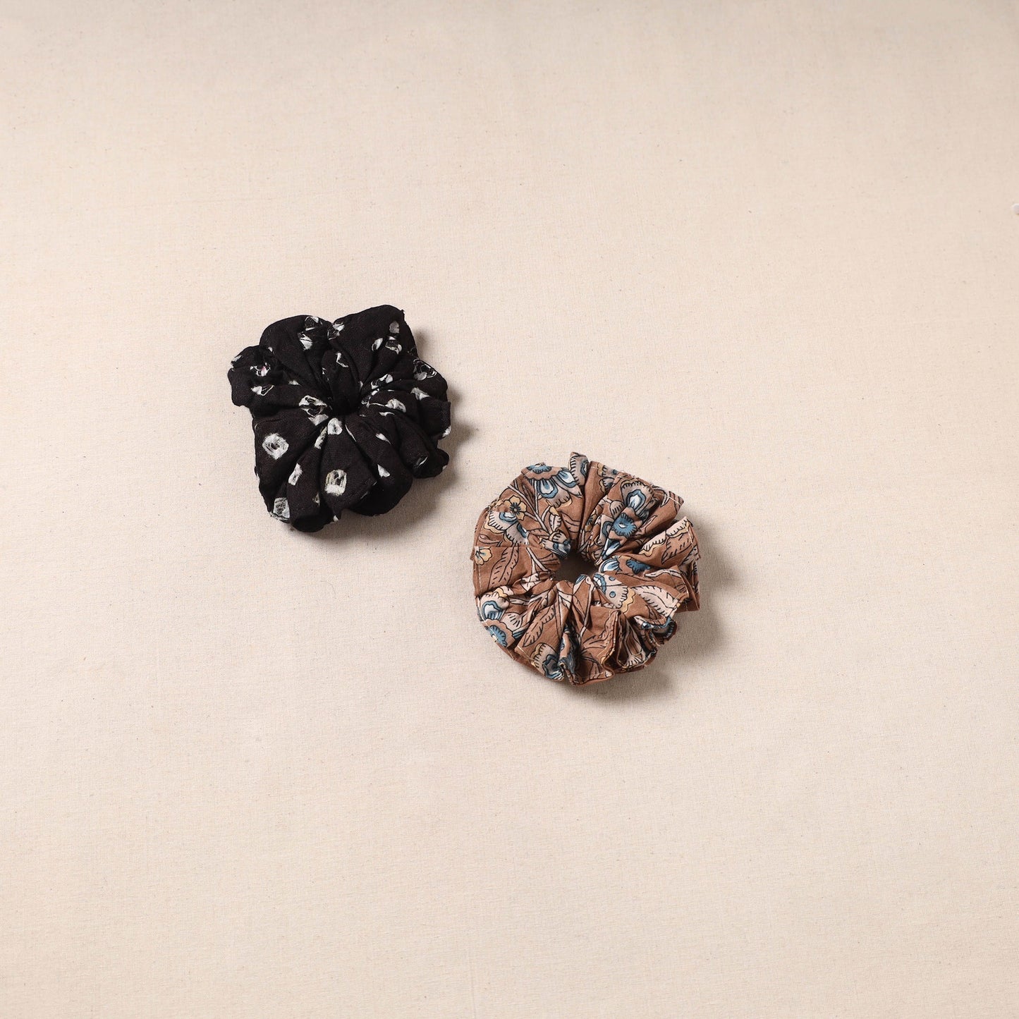 Handmade rubber band/scrunchies (set of 2) 159 - handcrafted
