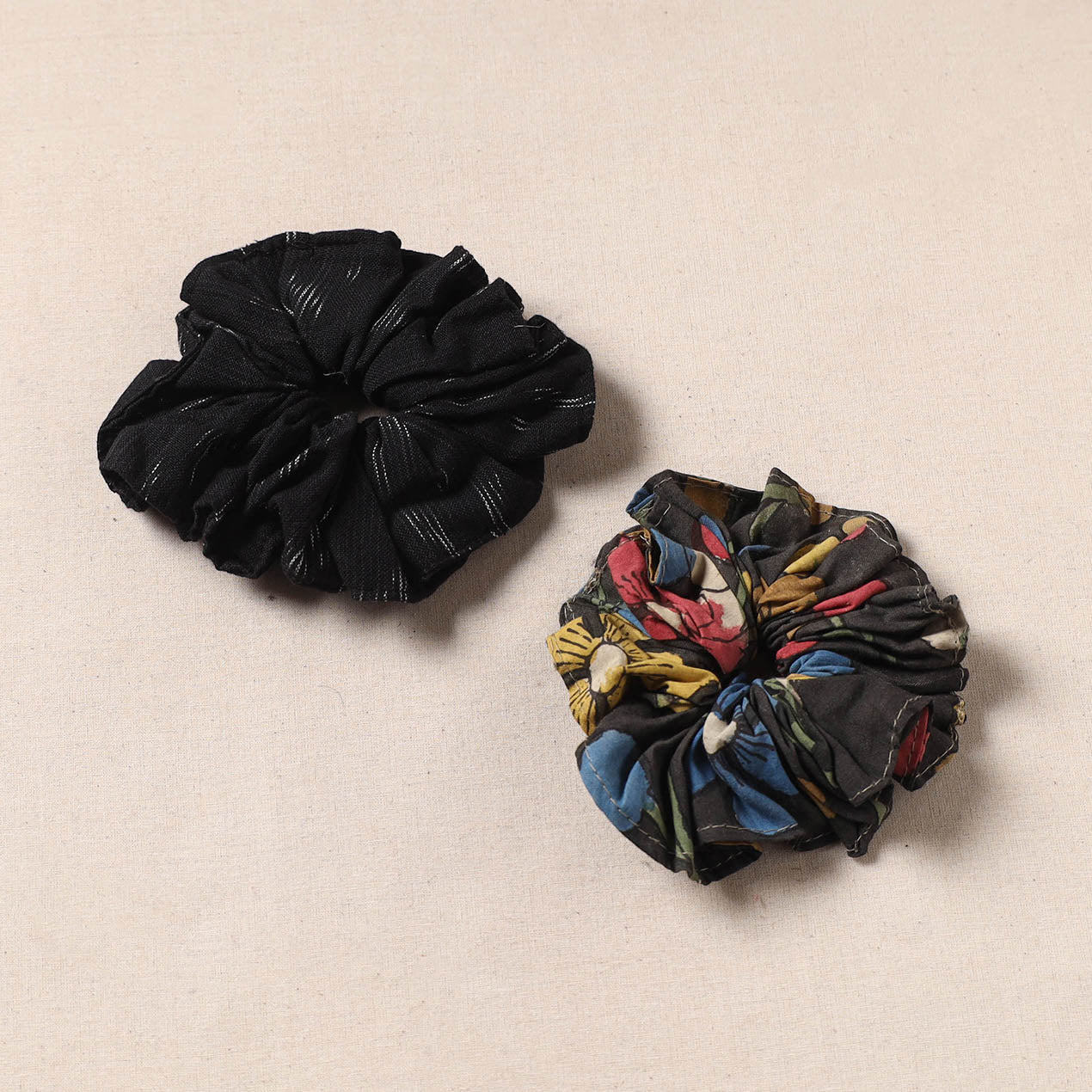 Handmade rubber band/scrunchies (set of 2) 176 - handcrafted