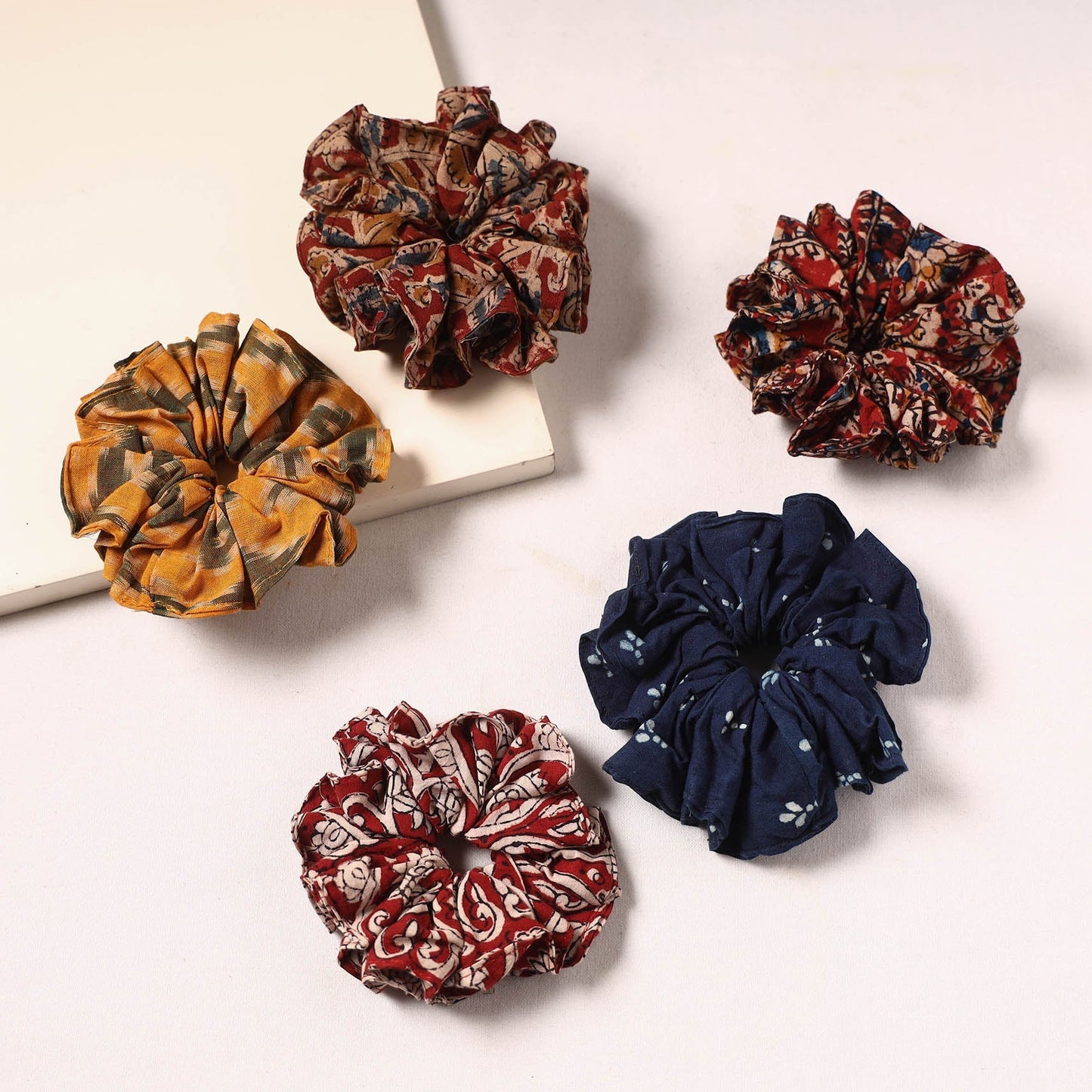 Handmade rubber band/scrunchies (set of 5) 05 - handcrafted