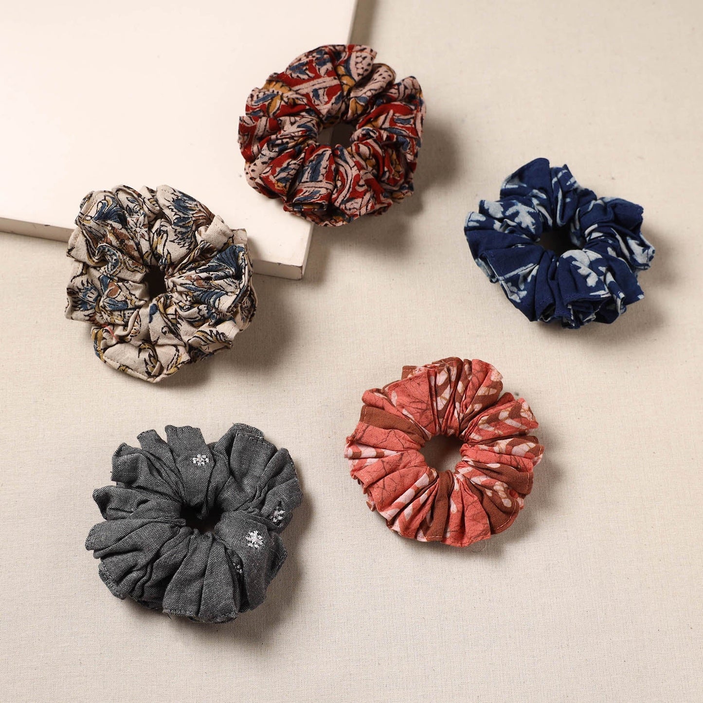 Handmade rubber band/scrunchies (set of 5) 09 - handcrafted