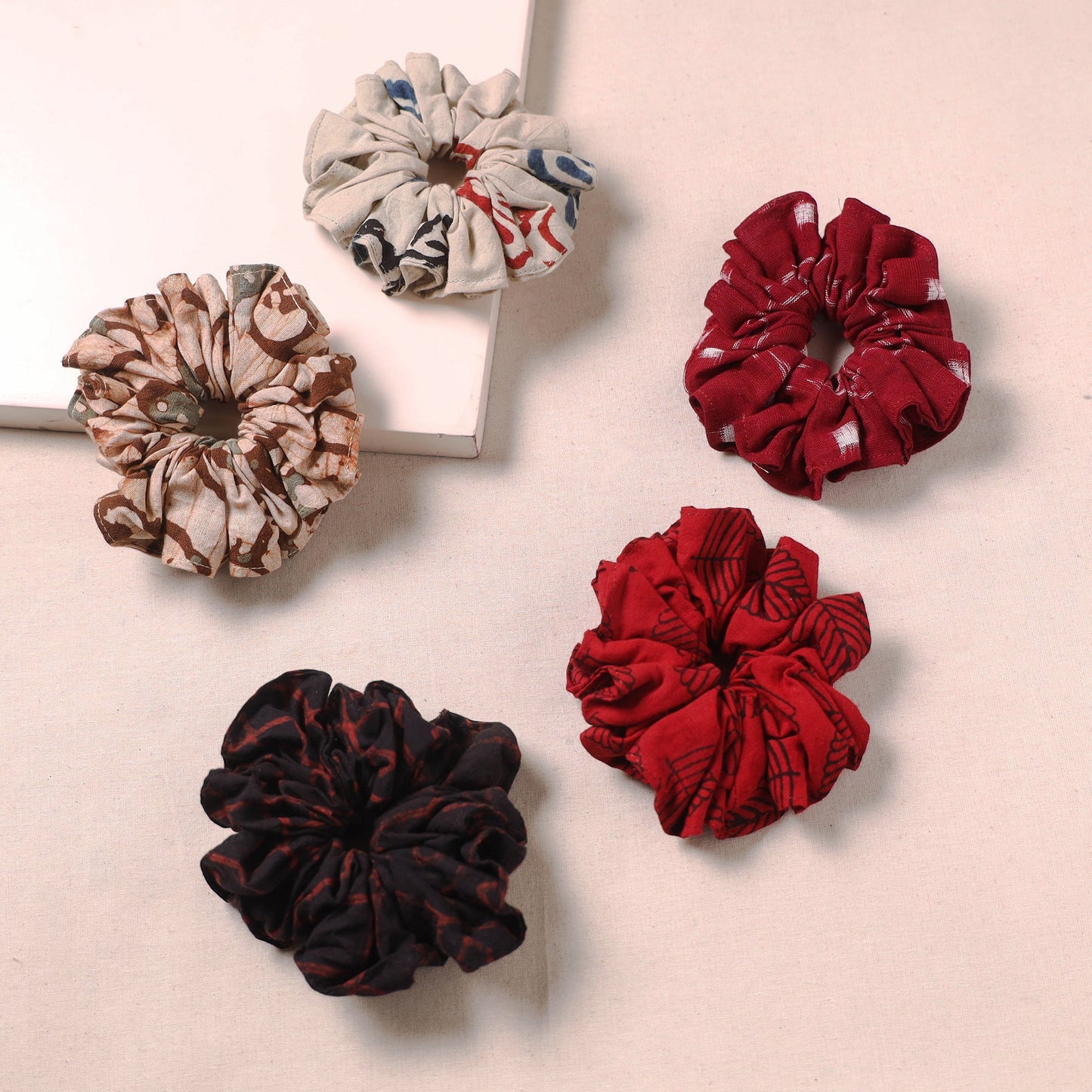 Handmade rubber band/scrunchies (set of 5) 103 - handcrafted