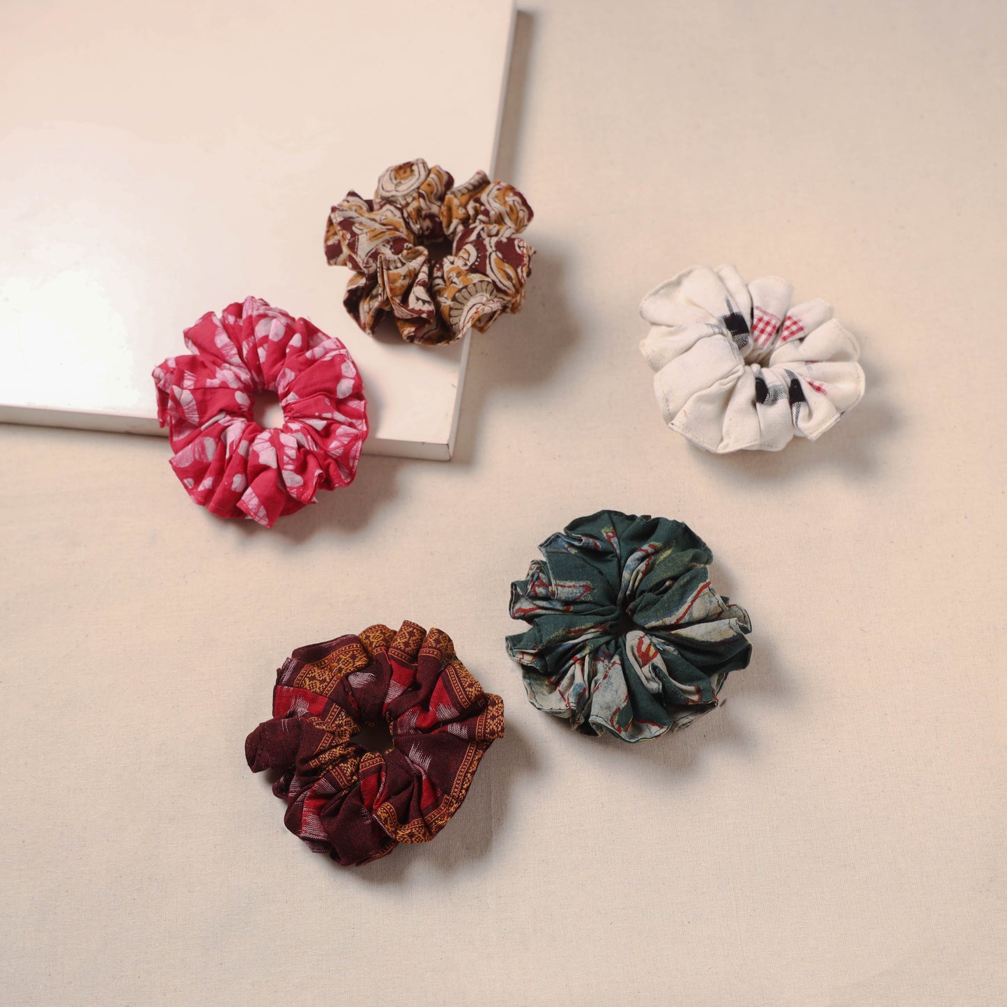 Handmade rubber band/scrunchies (set of 5) 104 - handcrafted