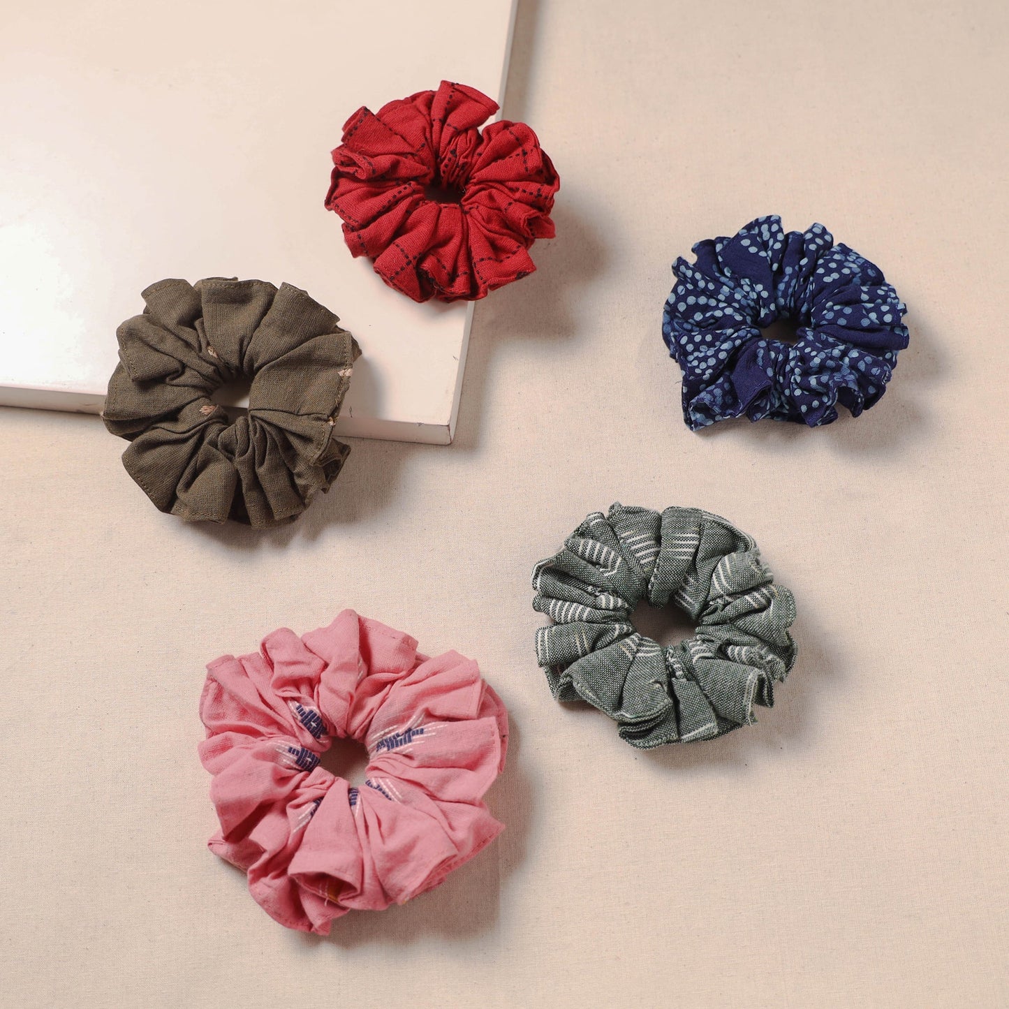 Handmade rubber band/scrunchies (set of 5) 107 - handcrafted