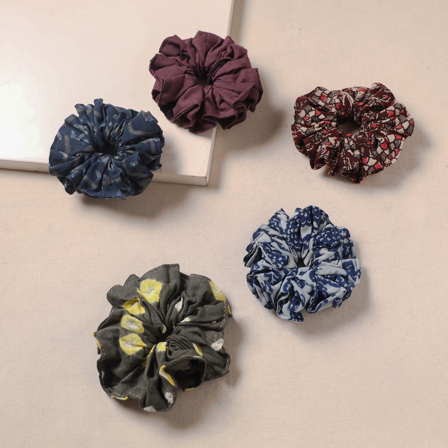 Handmade rubber band/scrunchies (set of 5) 109 - handcrafted