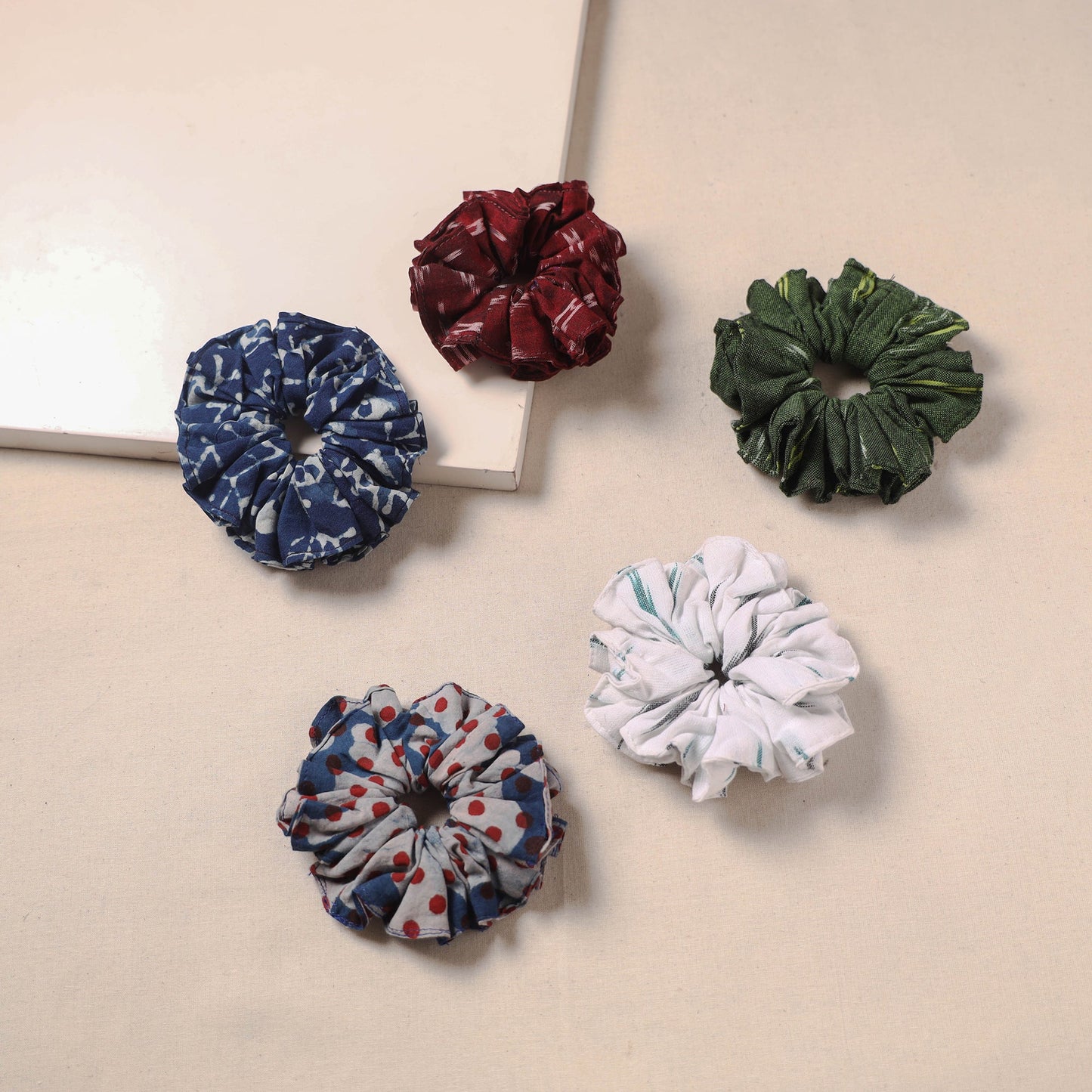 Handmade rubber band/scrunchies (set of 5) 113 - handcrafted