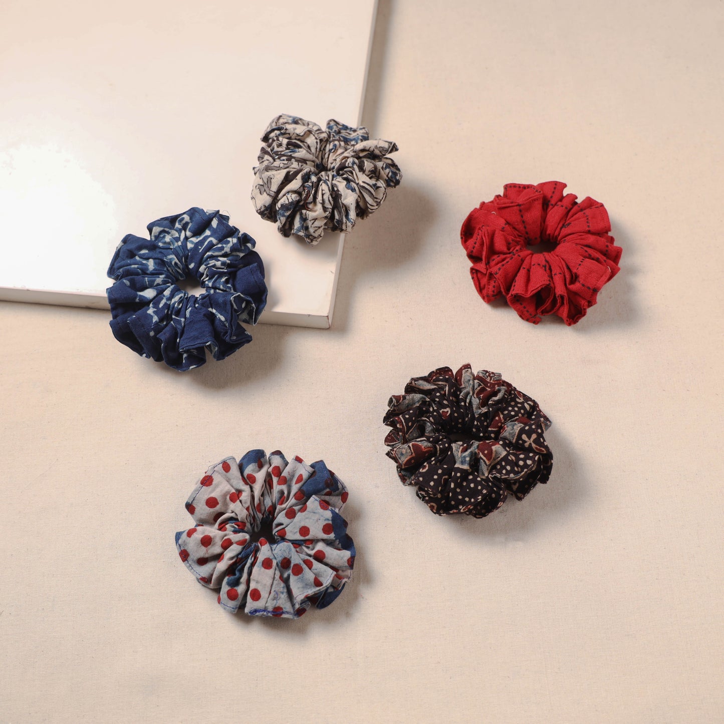 Handmade rubber band/scrunchies (set of 5) 114 - handcrafted