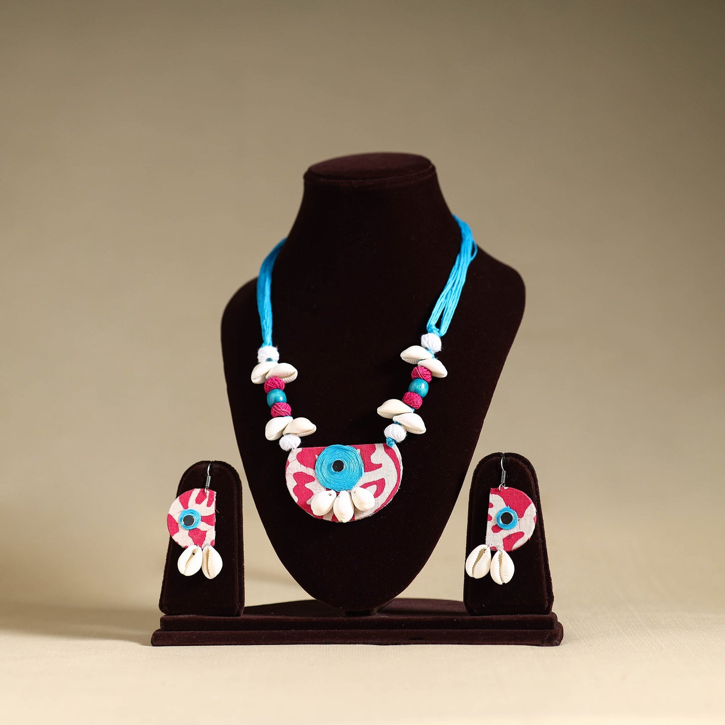 Handmade Shell Work Fabart Necklace Set 19