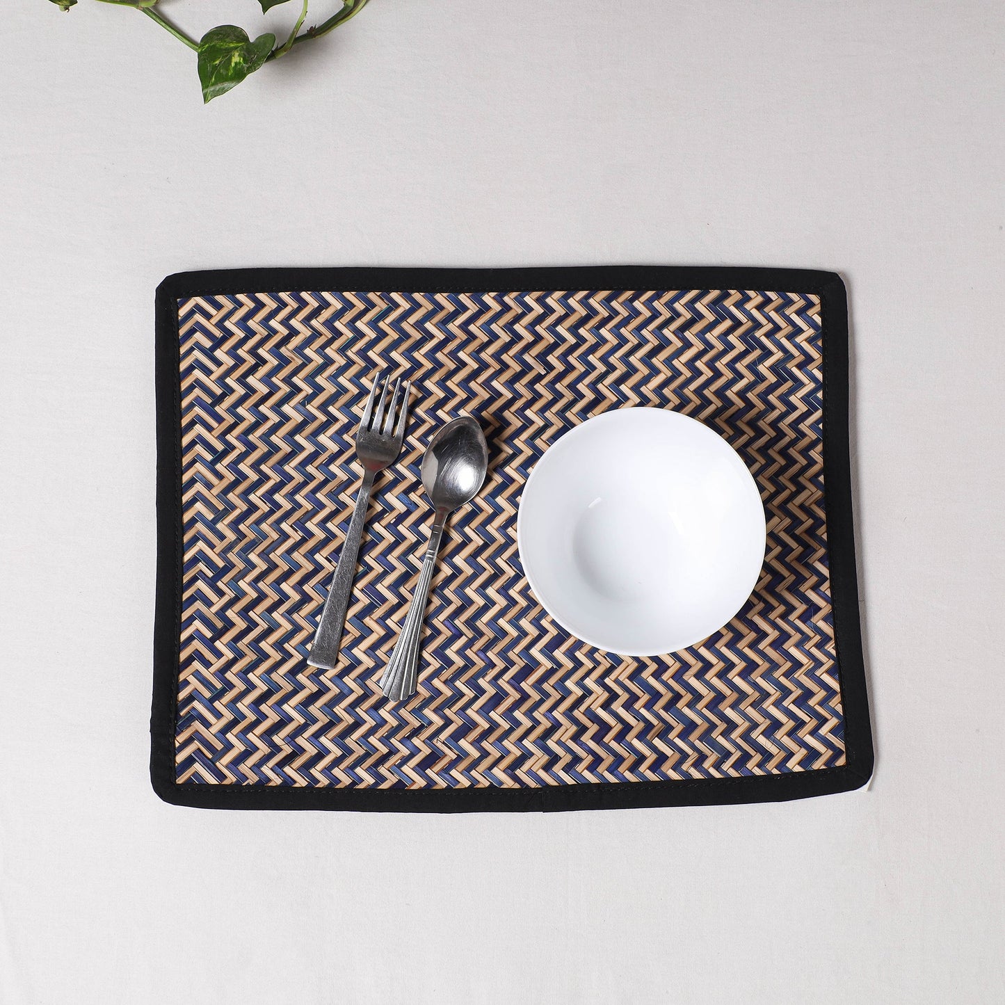 Handmade Water Hyacinth Table Mat from Assam
