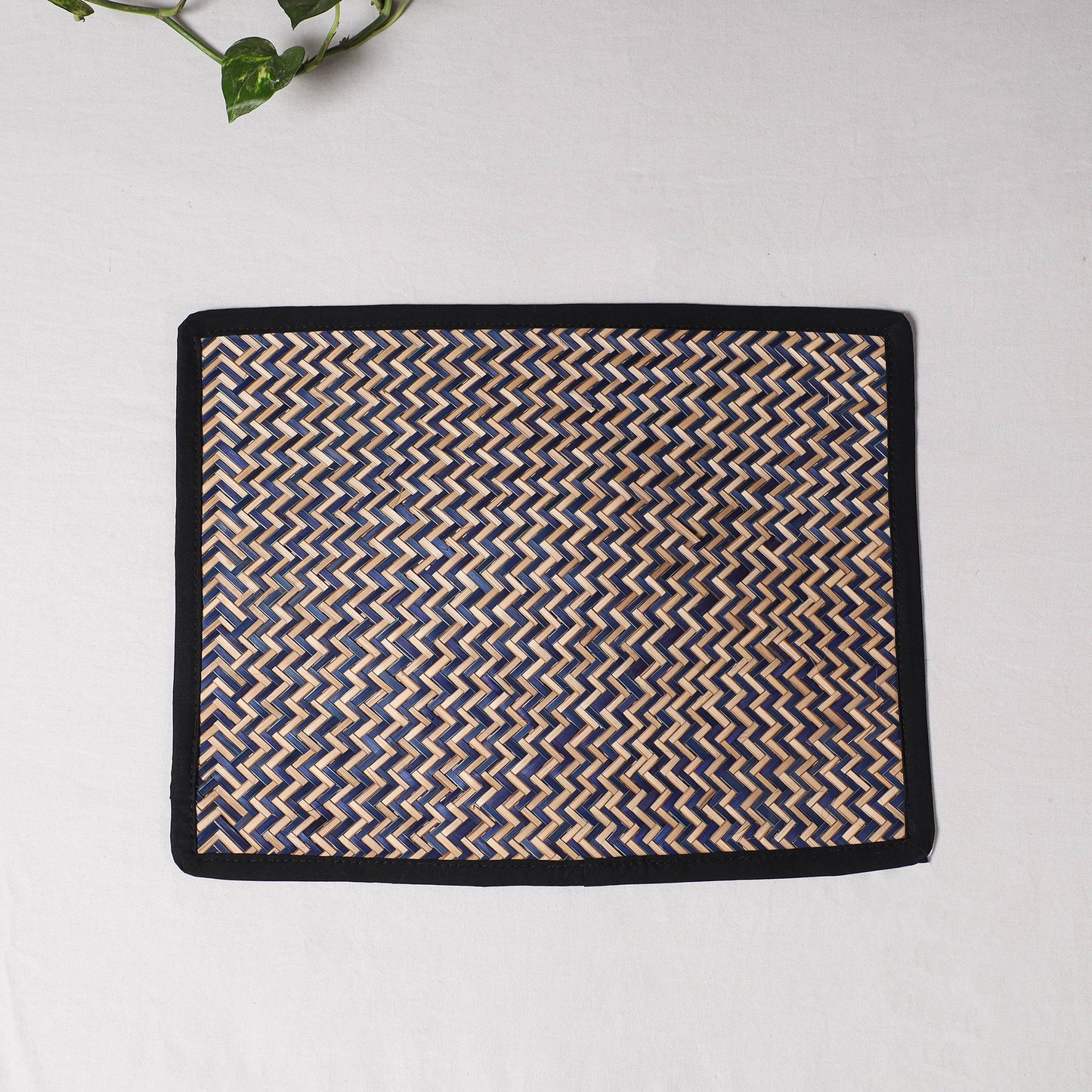 Handmade Water Hyacinth Table Mat from Assam