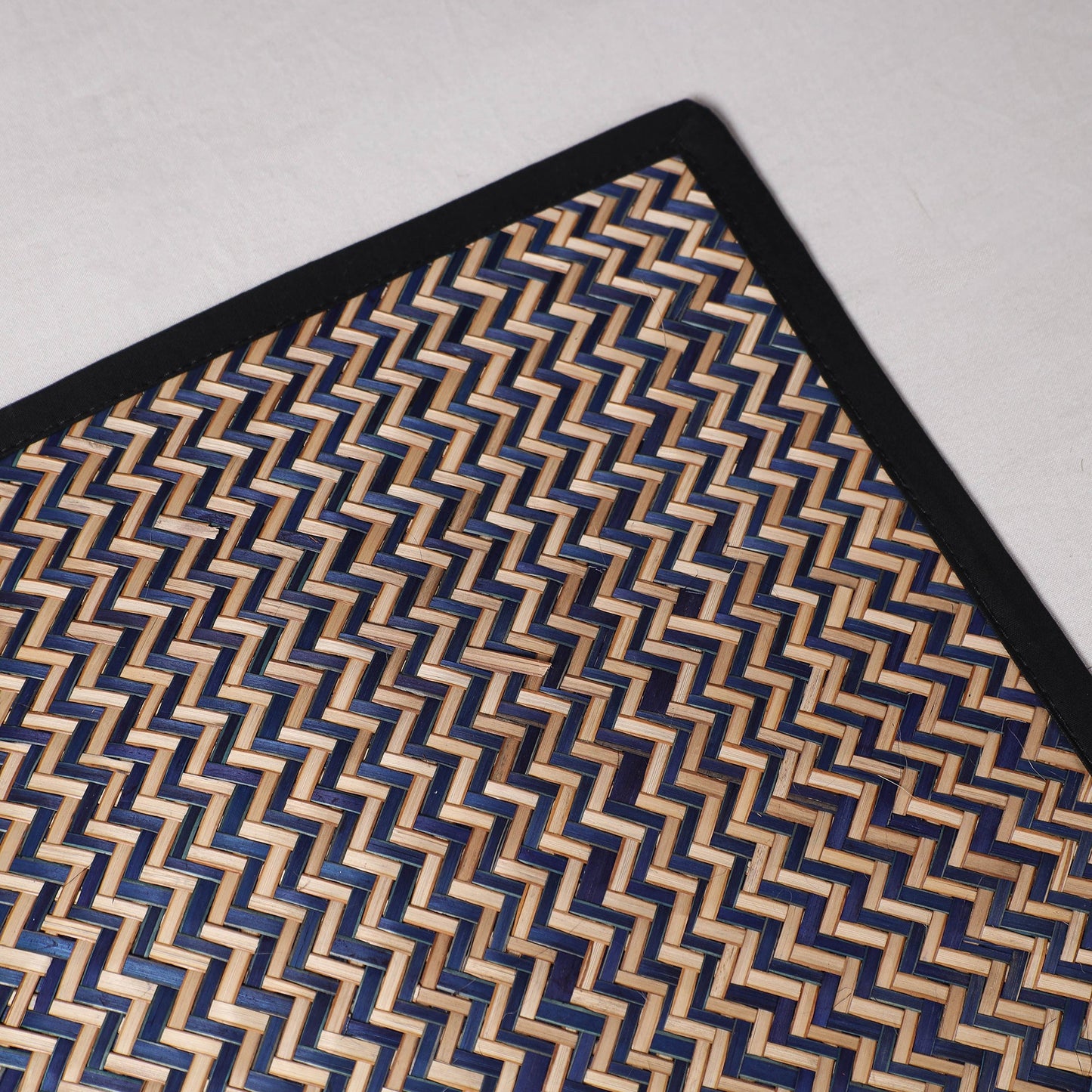 Handmade Water Hyacinth Table Mat from Assam