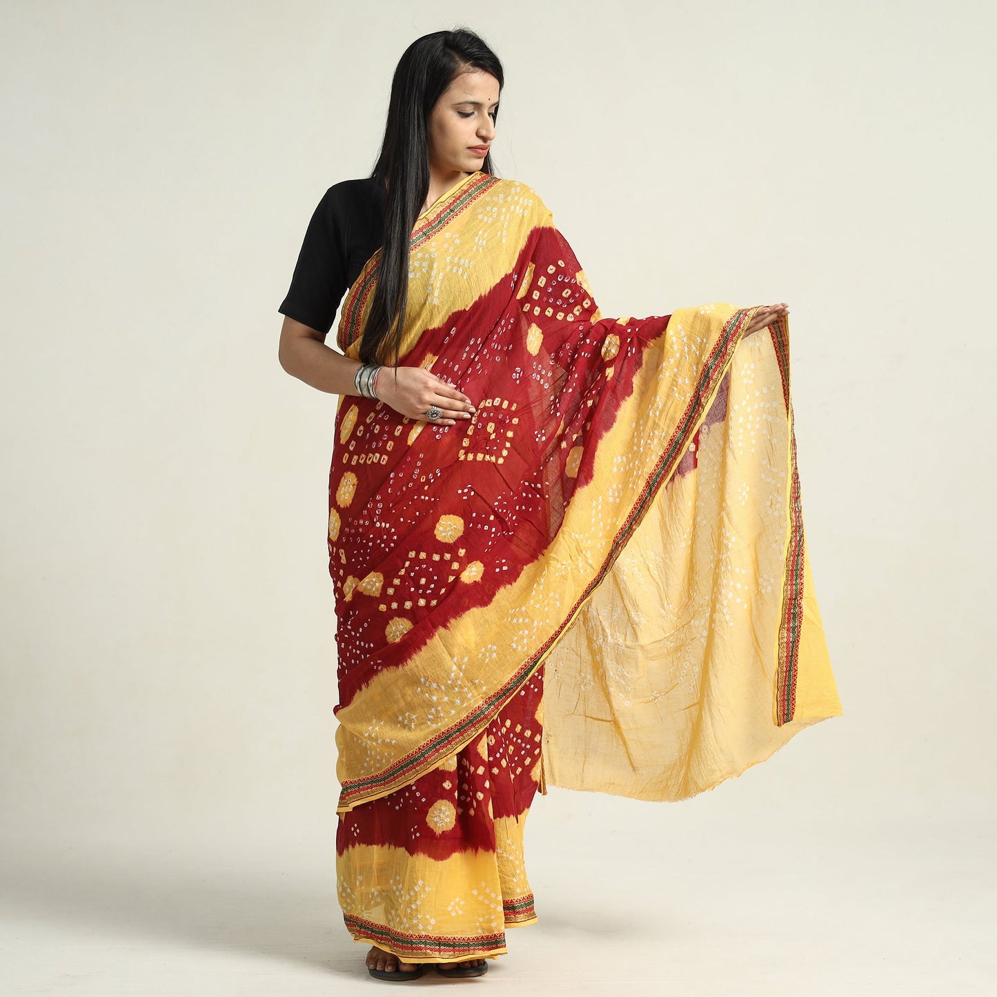 Red Kutch Bandhani Tie-Dye Cotton Saree with Blouse Piece