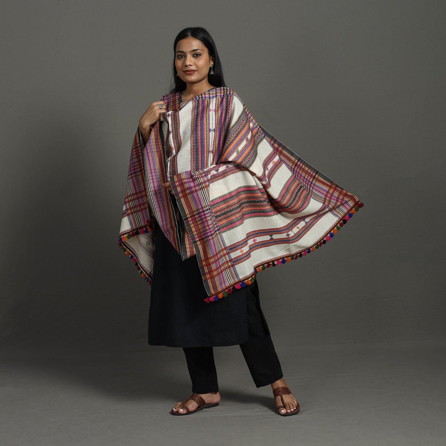 Multicolor Kutch Bhujodi Weaving Handloom Woolen Shawl