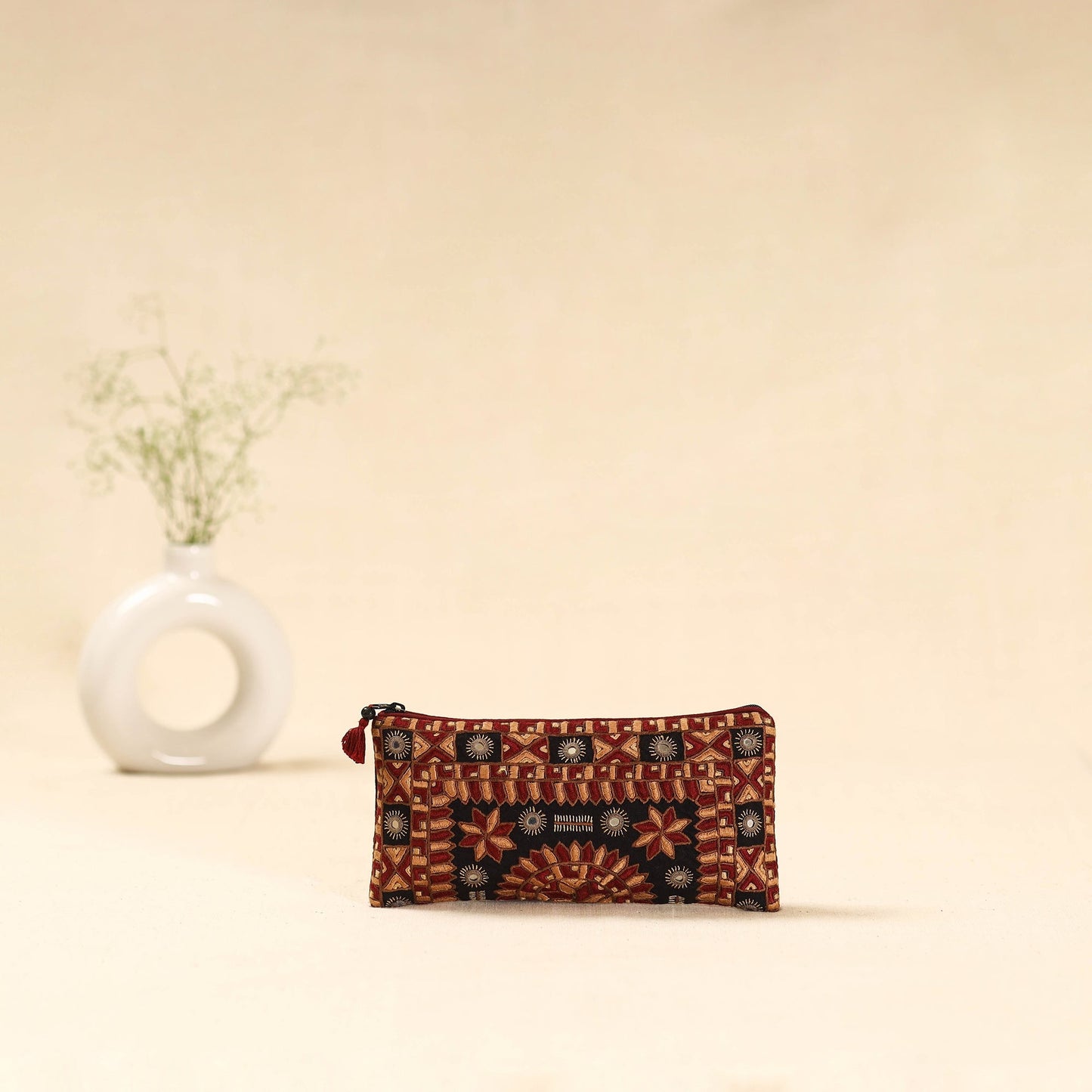 Kutch node bhori hand embroidered clutch purse 28