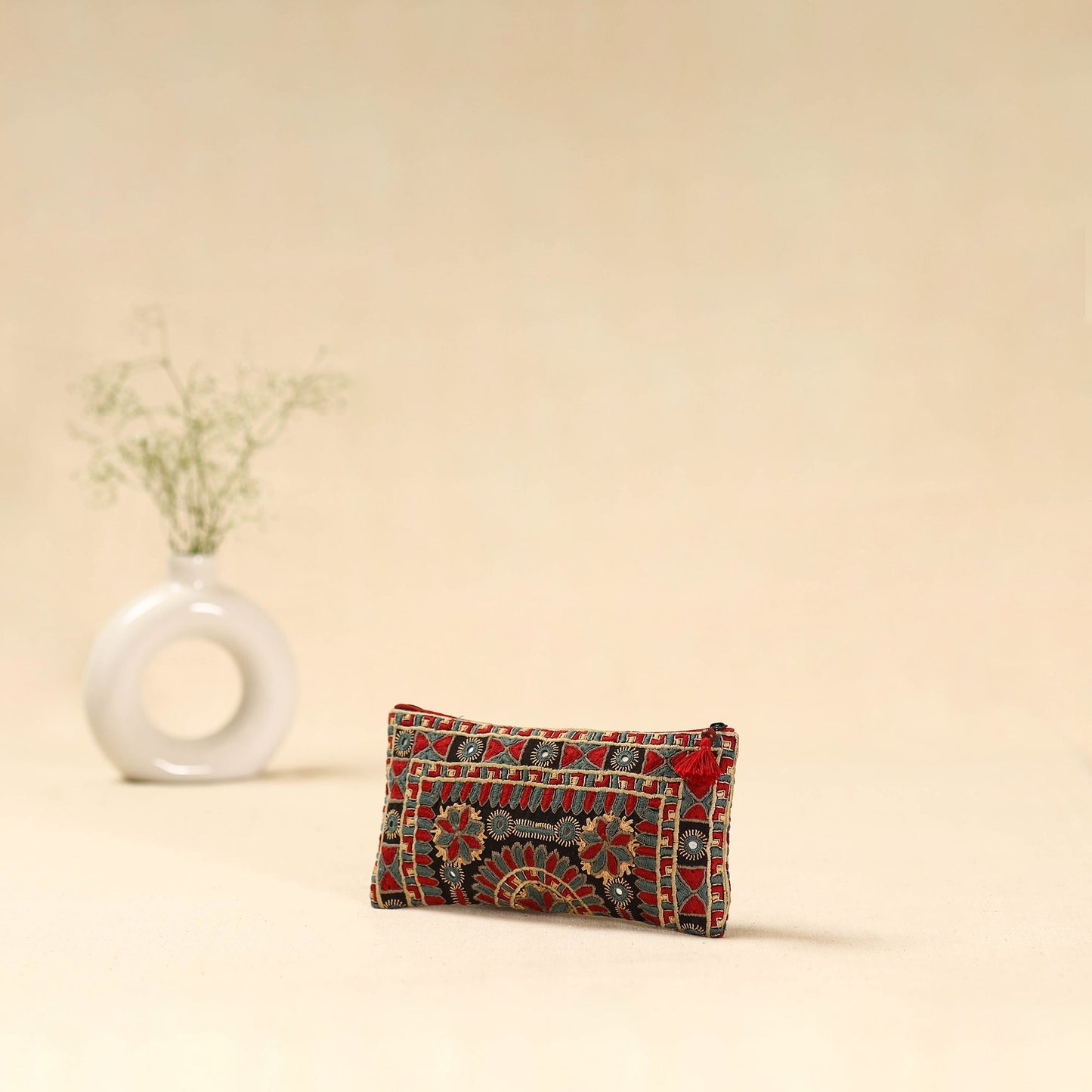 Kutch node bhori hand embroidered clutch purse 31