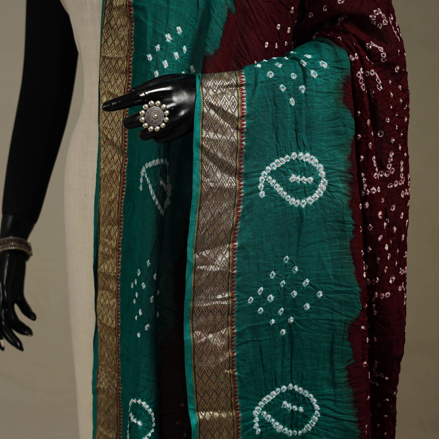 Kutch tie-dye cotton bandhani dupatta 43 - handcrafted