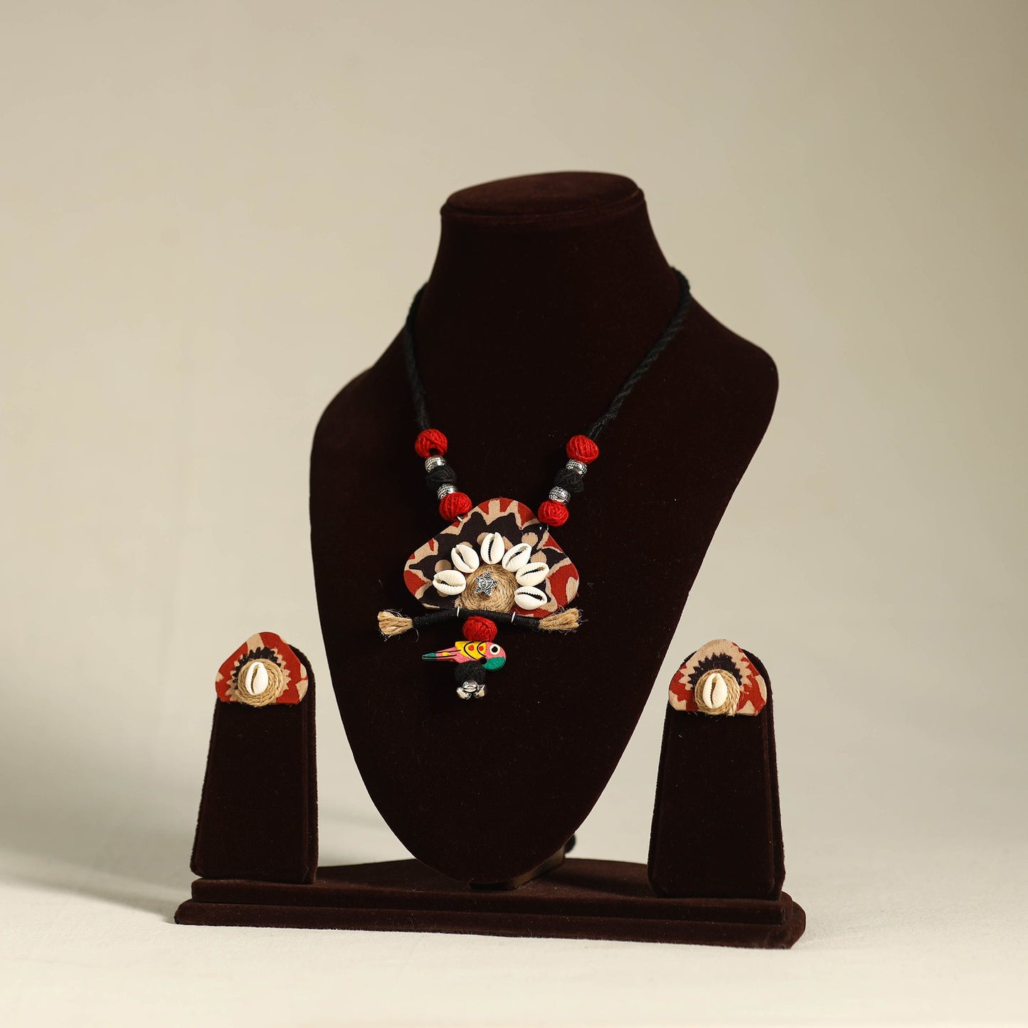 Multicolor Fabart Jute & Shell Work Necklace Set