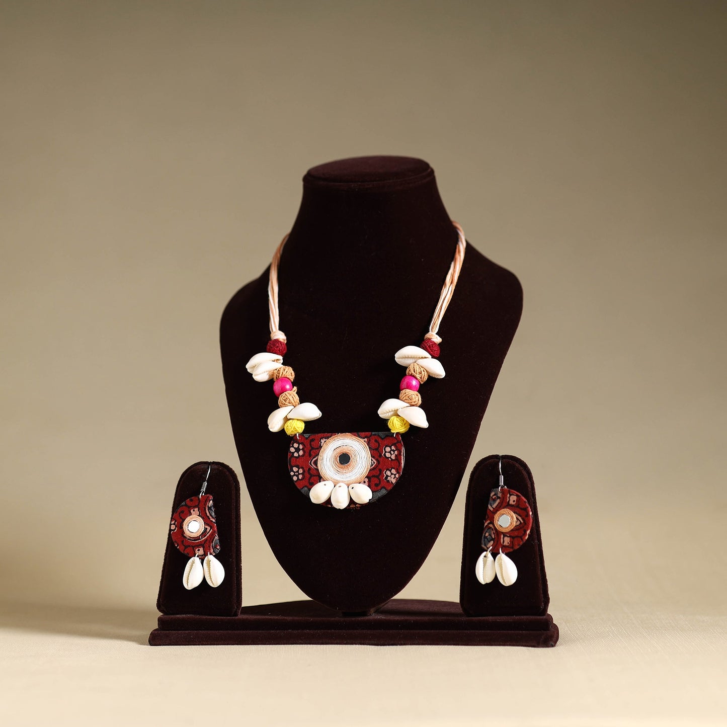 Handmade Shell Work Fabart Necklace Set