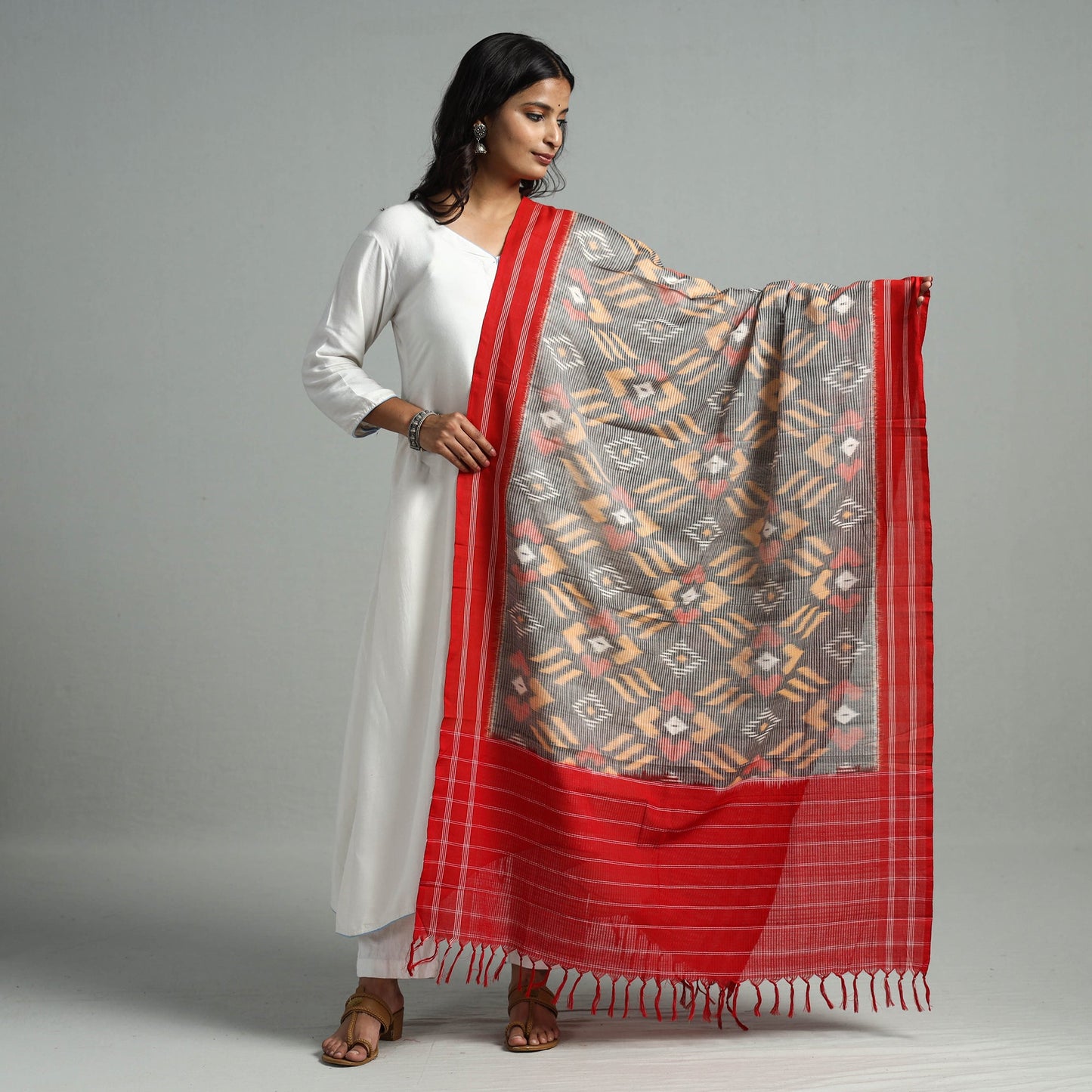 Pochampally Missing Ikat Weave Cotton Handloom Dupatta 01 Online at iTokri.com