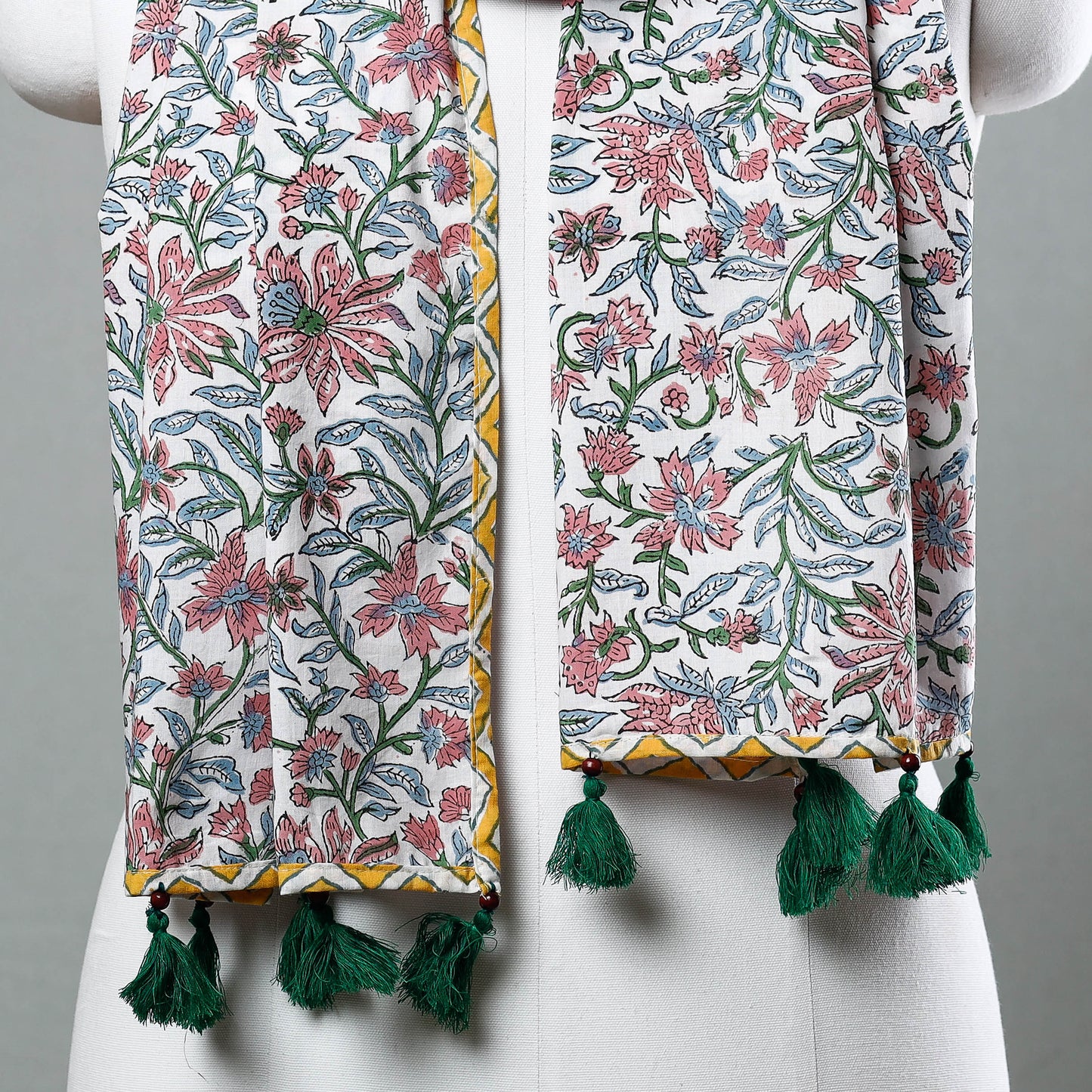 Sanganeri Block Printed Cotton Stole with Tassels Online at iTokri.com