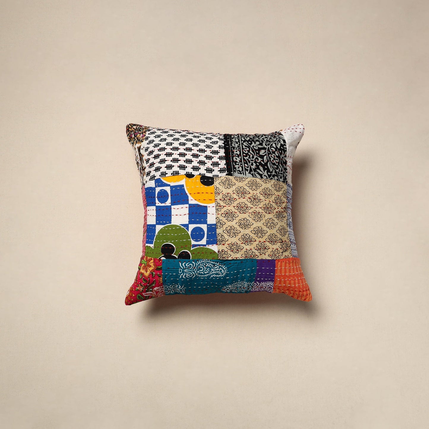 Tagai patchwork cushion cover (16 x 16 in) 85 - handcrafted