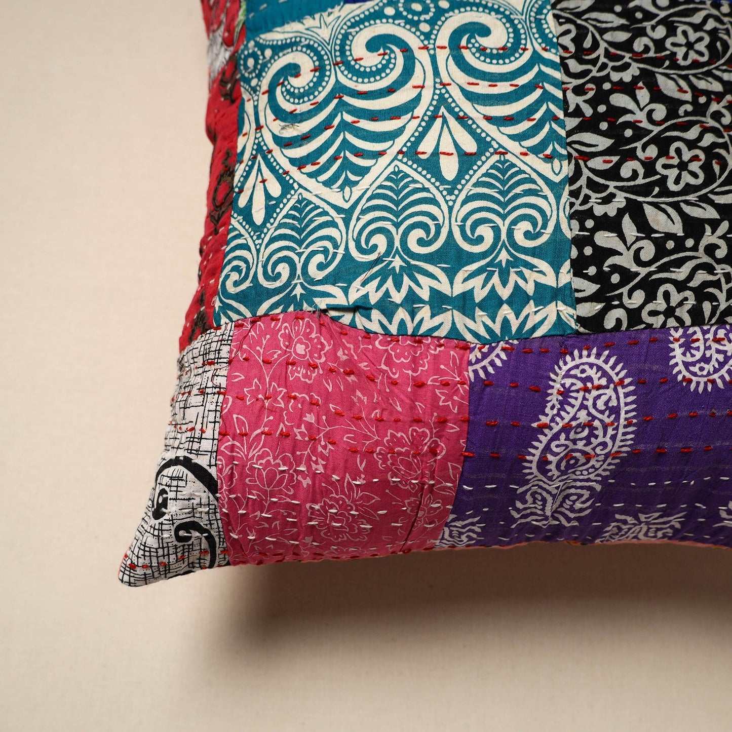 Tagai patchwork cushion cover (16 x 16 in) 86 - handcrafted