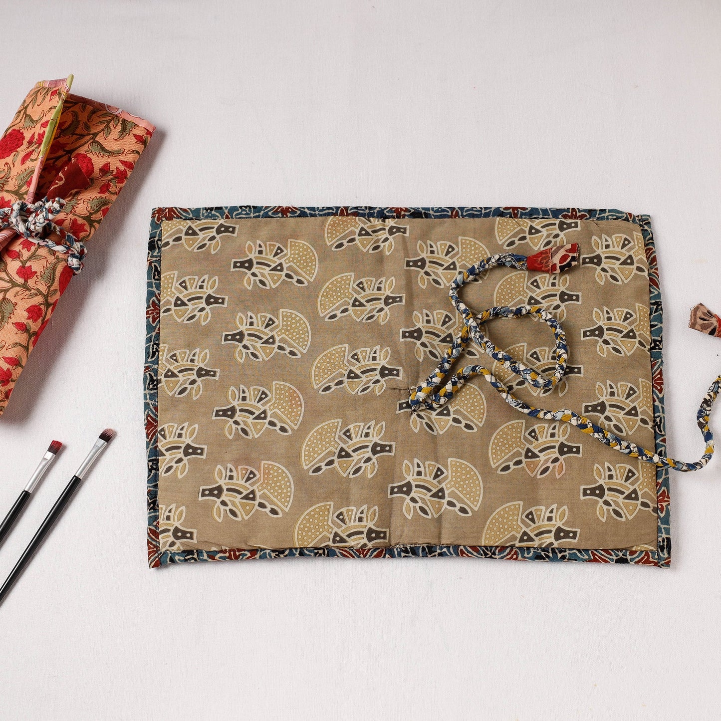 Multipurpose Segmented Storage Wrap PouchOnline