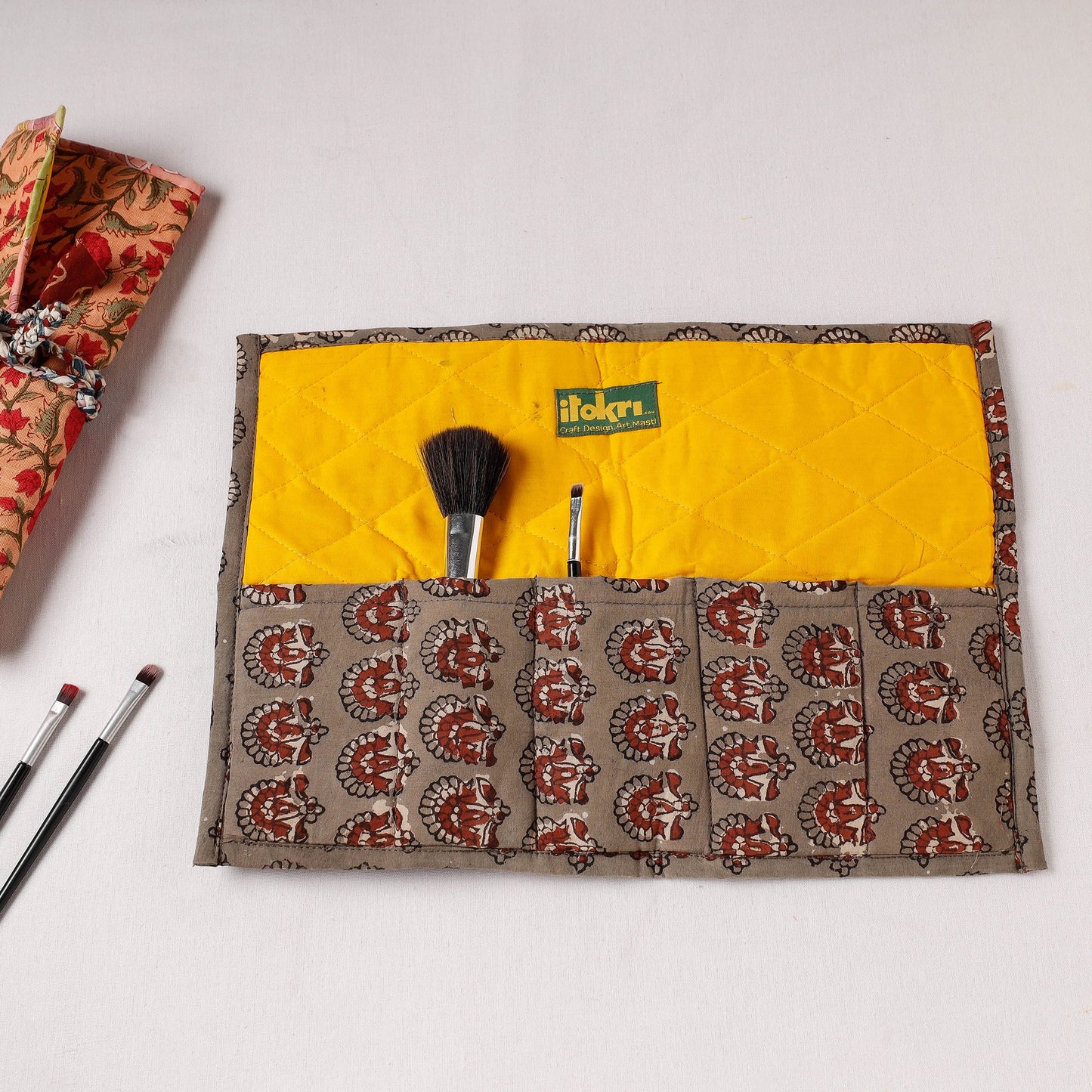 Multipurpose Segmented Storage Wrap PouchOnline