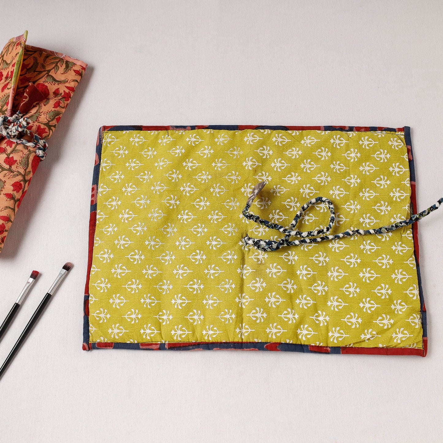 Multipurpose Segmented Storage Wrap PouchOnline