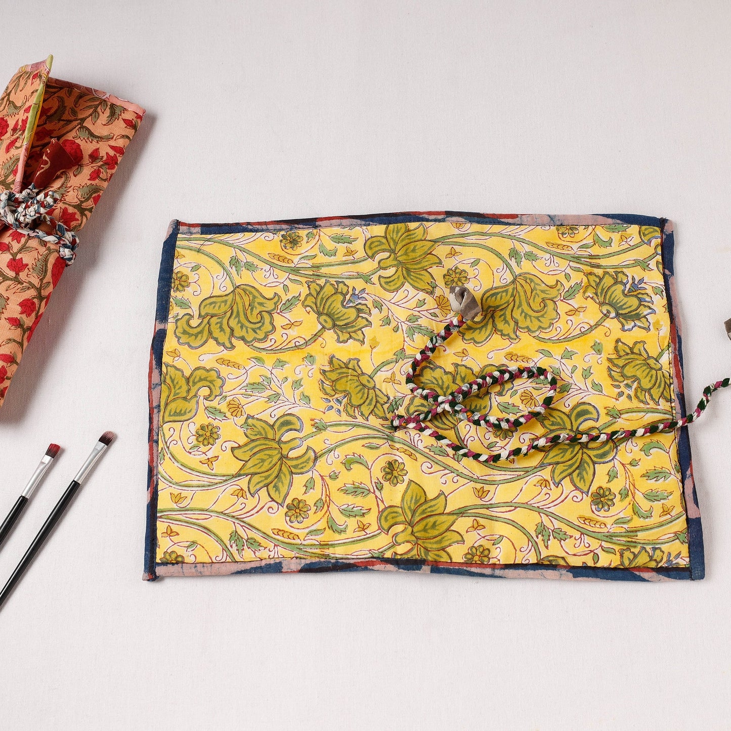 Multipurpose Segmented Storage Wrap PouchOnline