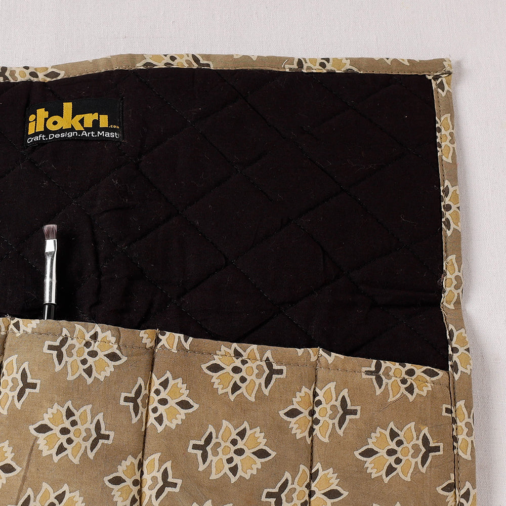Multipurpose Segmented Storage Wrap PouchOnline