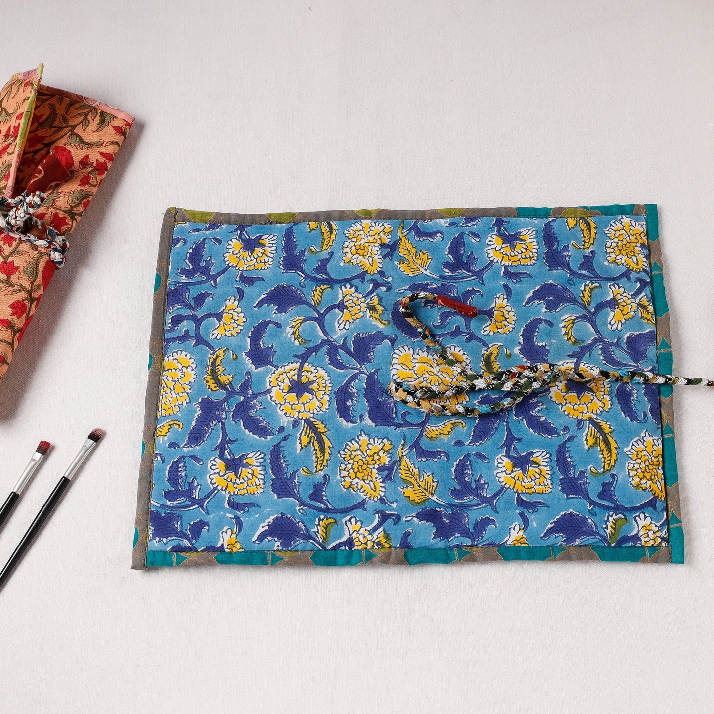 Multipurpose Segmented Storage Wrap PouchOnline