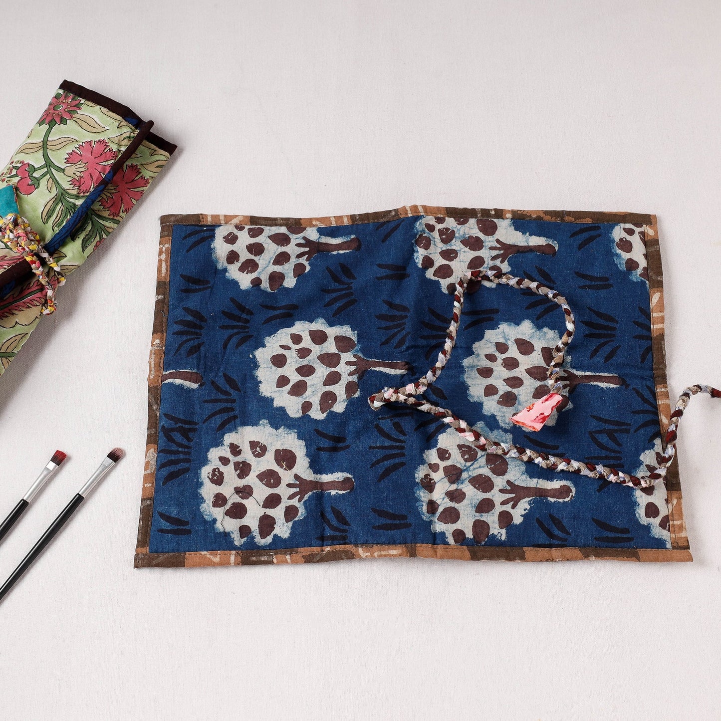 Multipurpose Segmented Storage Wrap PouchOnline