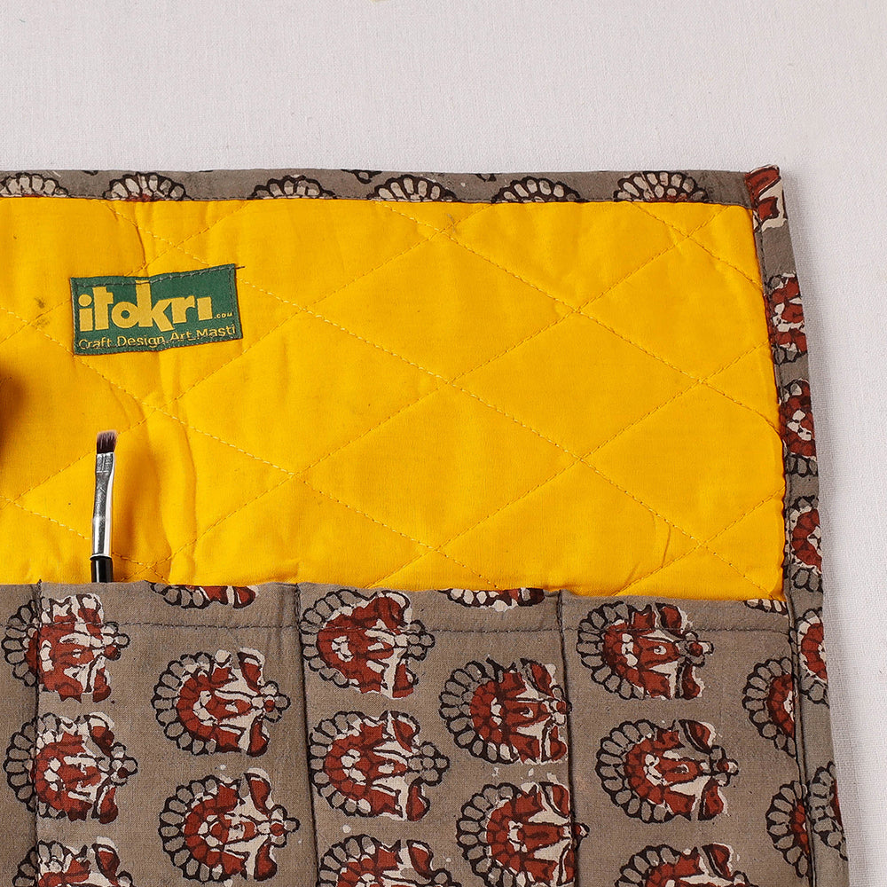 Multipurpose Segmented Storage Wrap PouchOnline