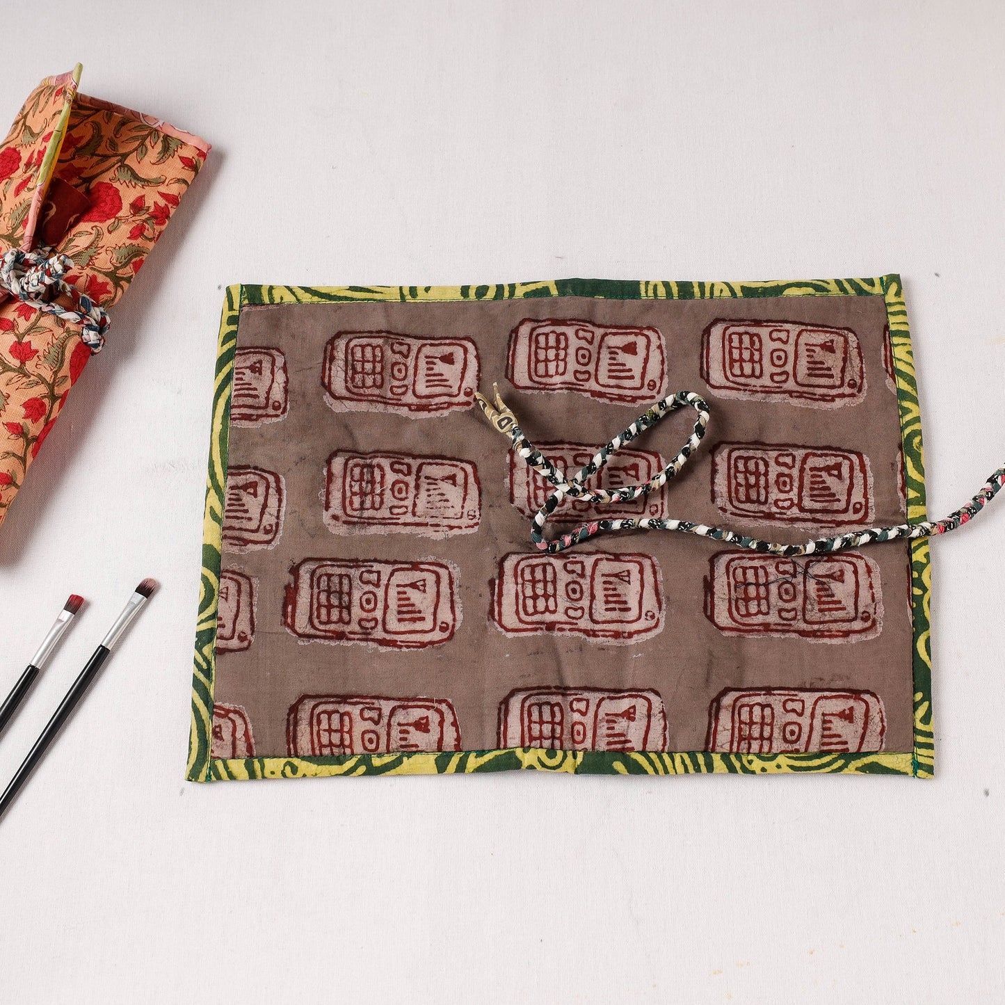 Multipurpose Segmented Storage Wrap PouchOnline