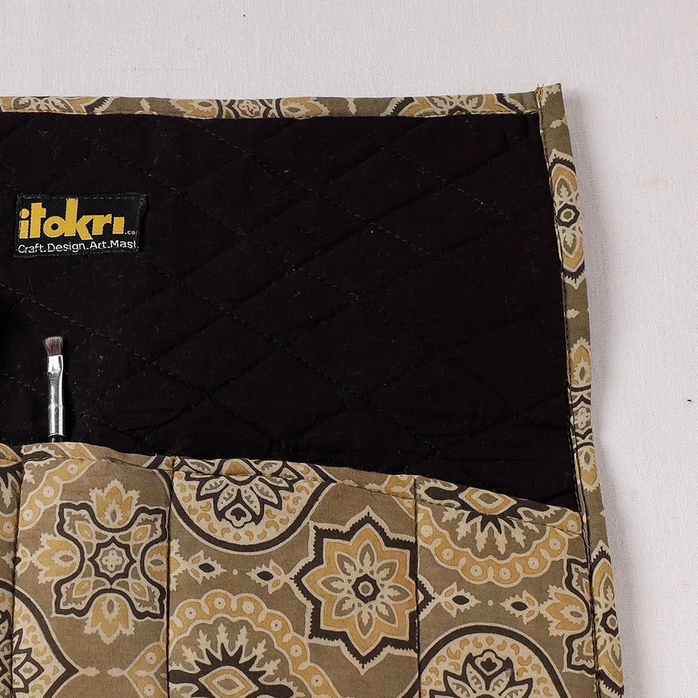 Multipurpose Segmented Storage Wrap PouchOnline