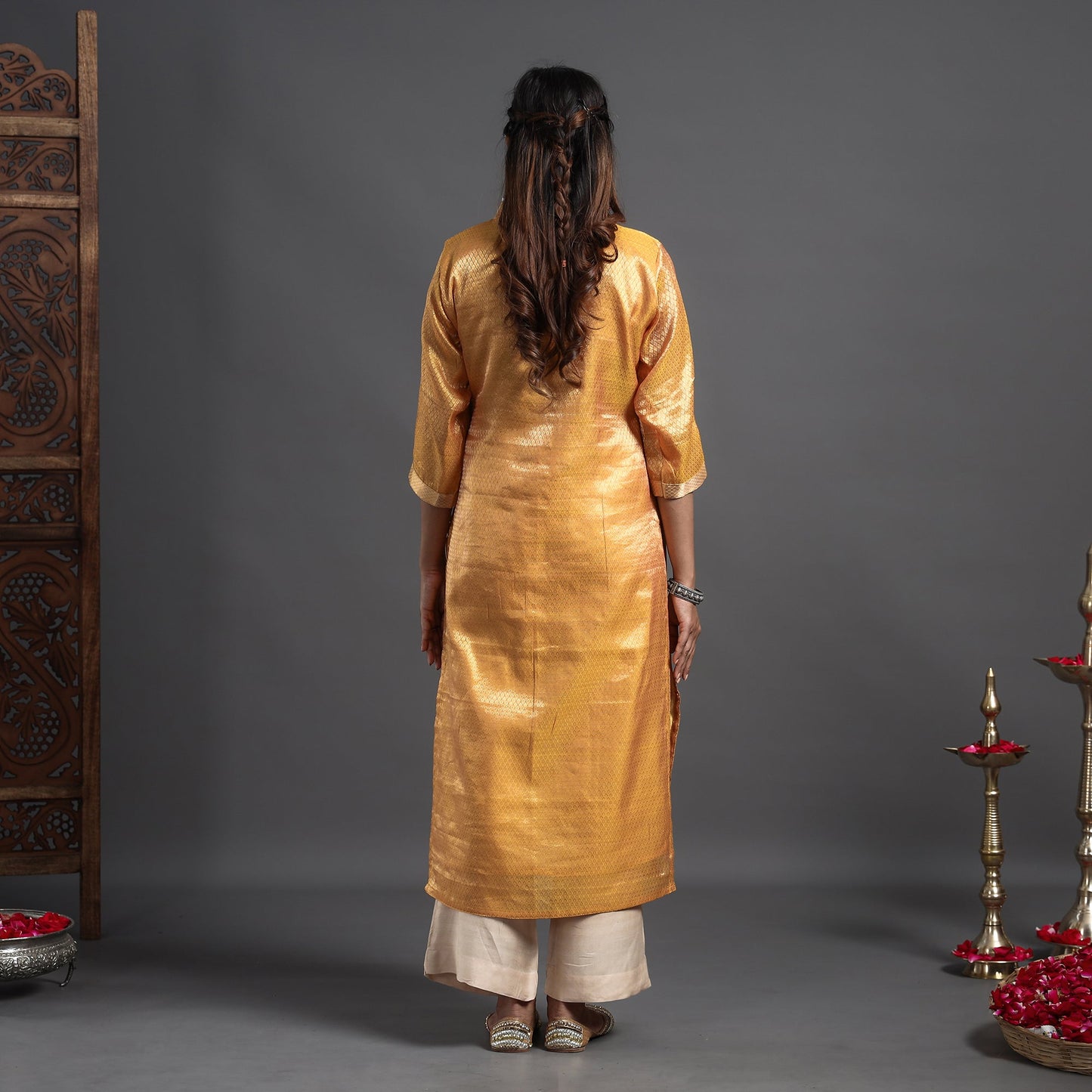 Traditional Maheshwari Tissue Zari Work Cotton Handloom Kurta with Dupatta Set