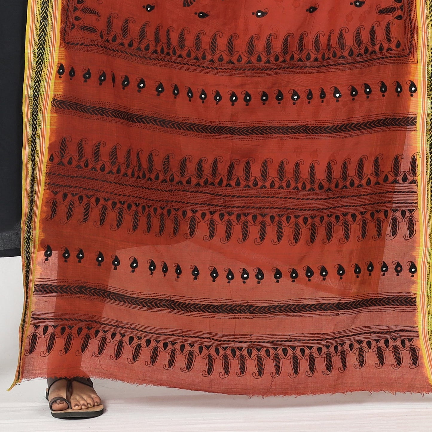 Bengal Kantha Embroidery Cotton Handloom Dupatta Online