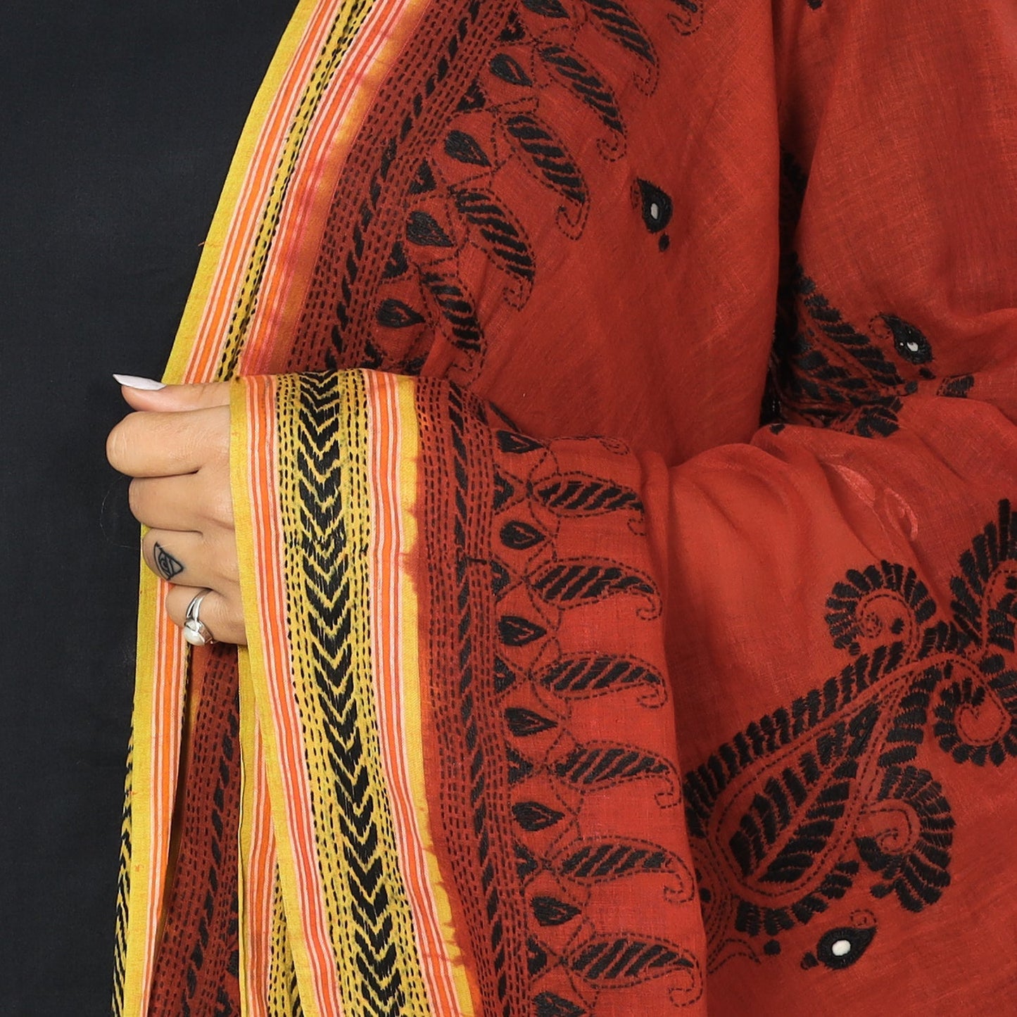 Bengal Kantha Embroidery Cotton Handloom Dupatta Online