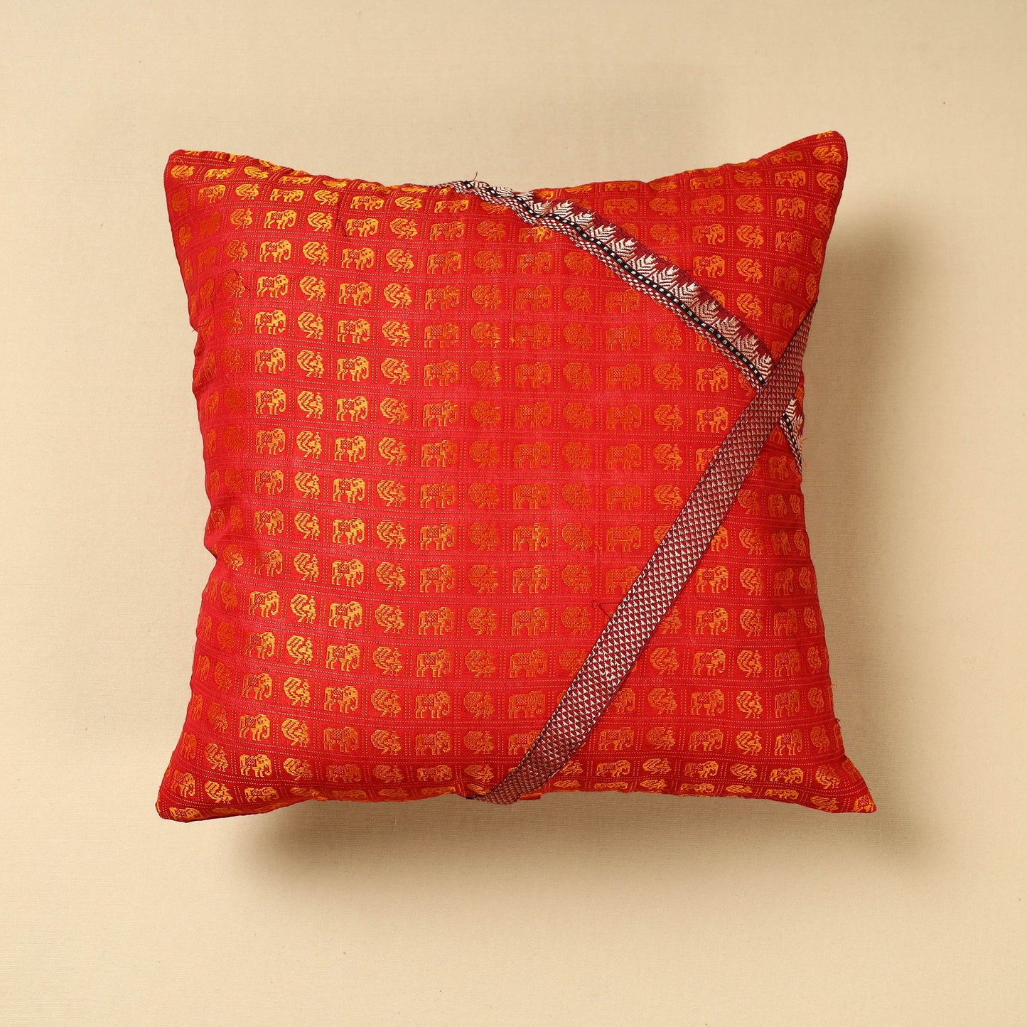 khun cushion cover