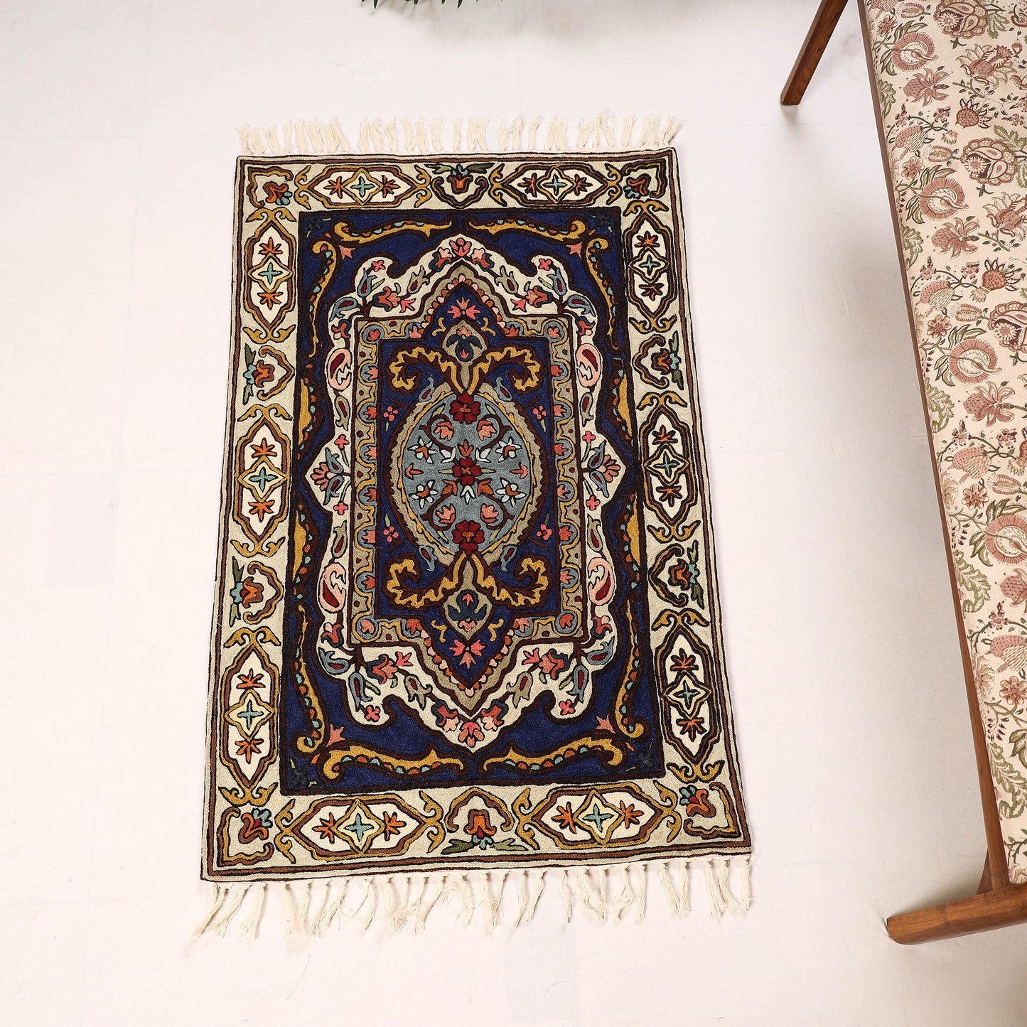 Original Chain Stitch Crewel Wool Thread Hand Embroidery Rug / Carpet