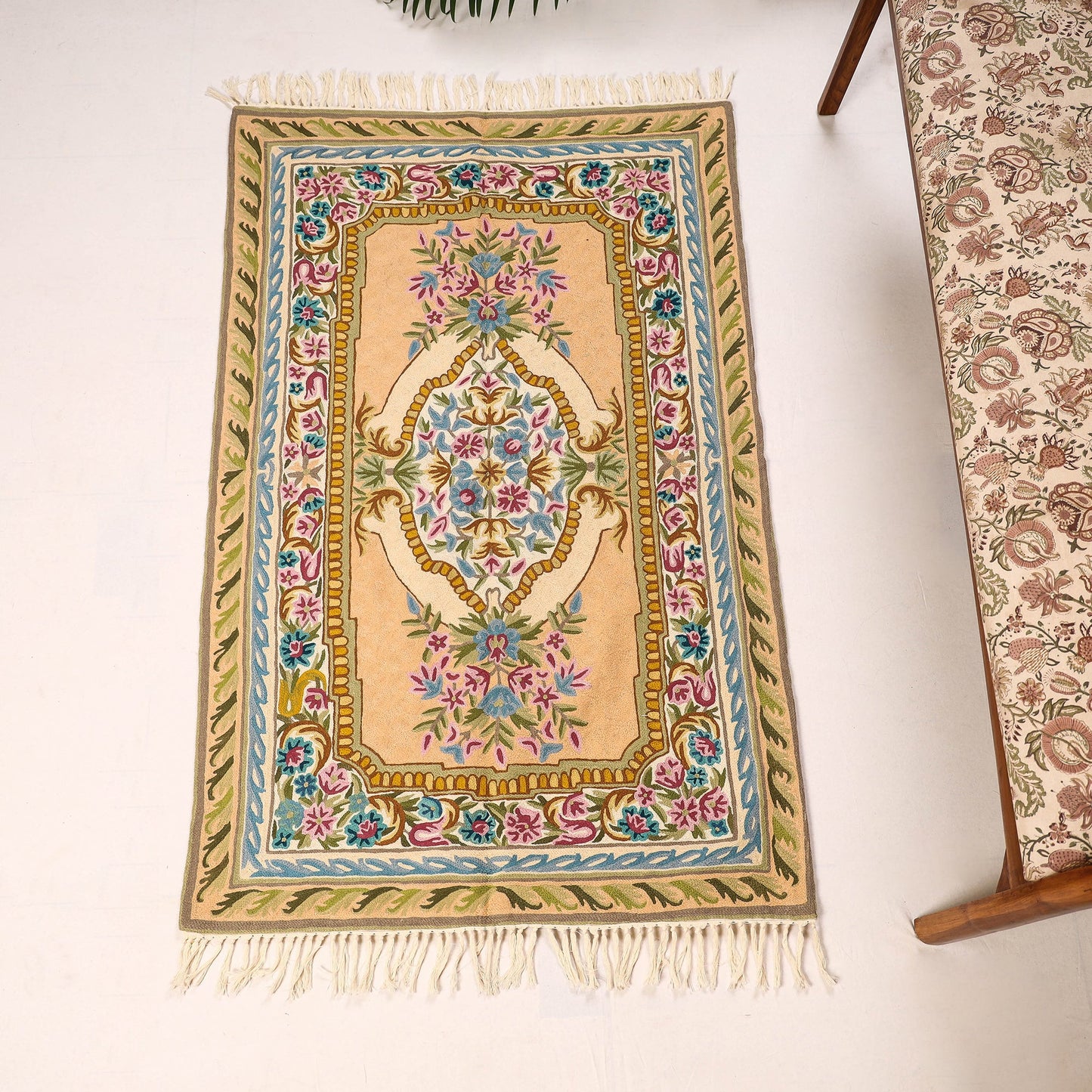 Original Chain Stitch Crewel Wool Thread Hand Embroidery Rug / Carpet
