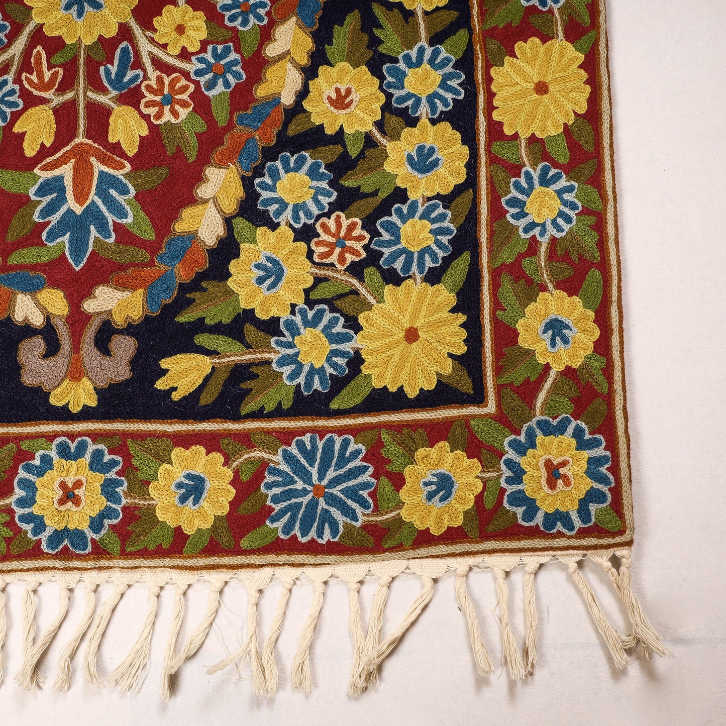 Original Chain Stitch Crewel Wool Thread Hand Embroidery Rug / Carpet