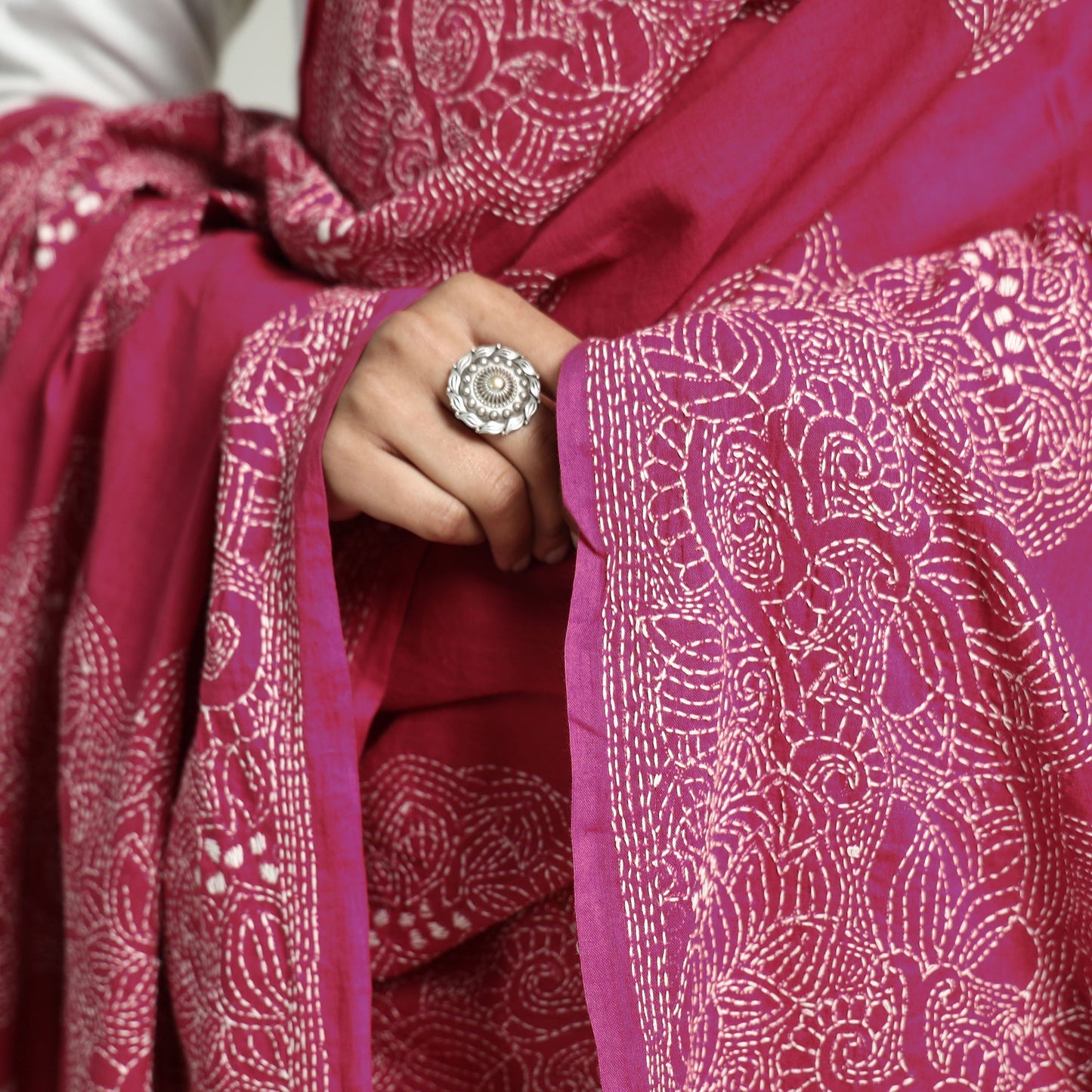 Bolpur Kantha Embroidery Cotton Handloom Dupatta with Tassels Online at iTokri.com