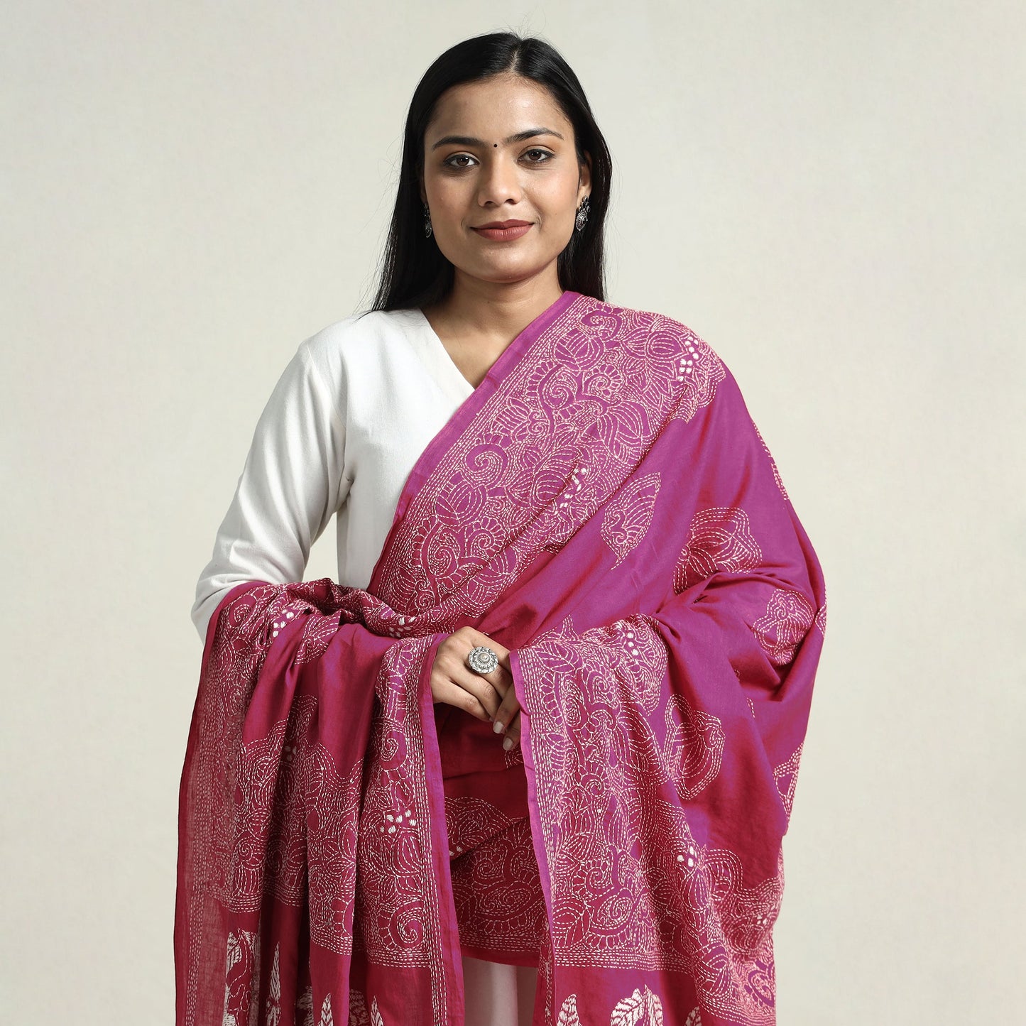 Bolpur Kantha Embroidery Cotton Handloom Dupatta with Tassels Online at iTokri.com