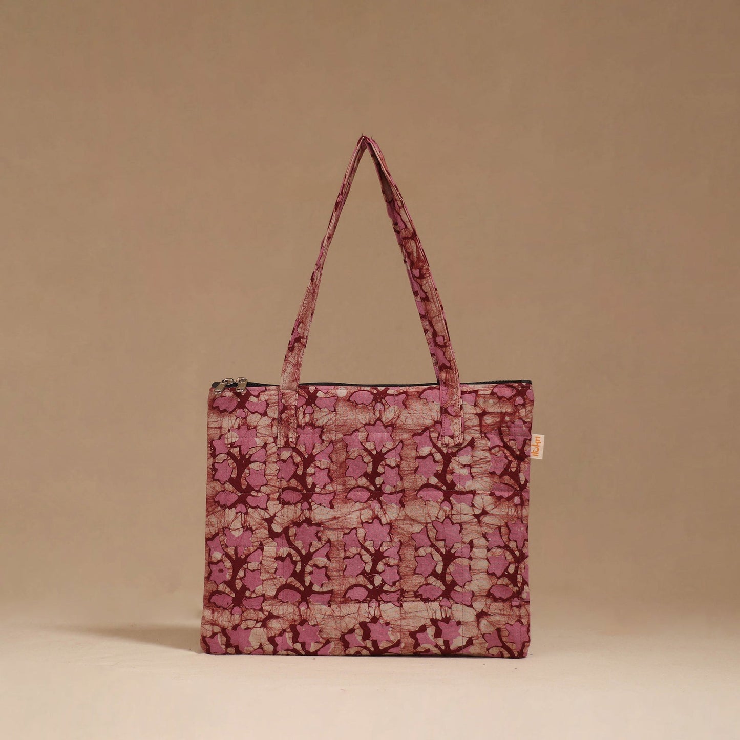 Handcrafted quilted handbag 37