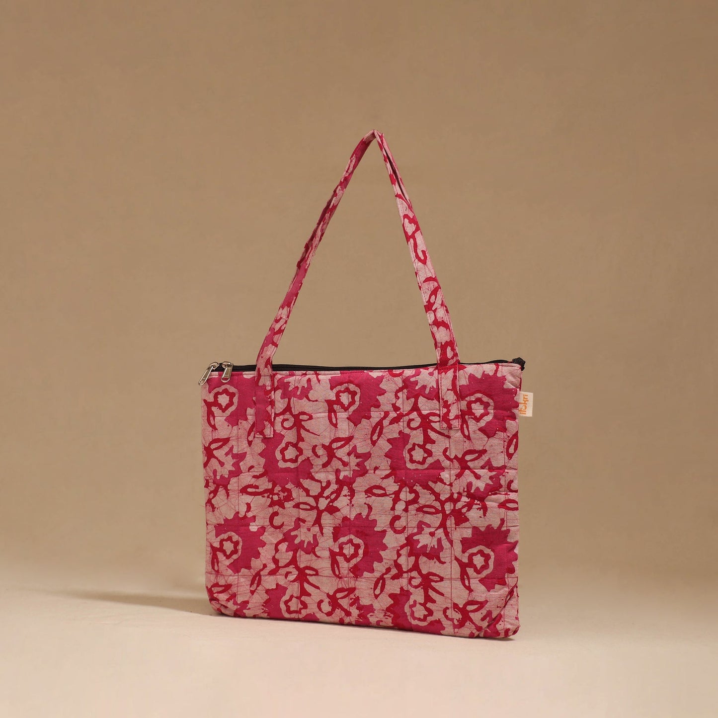 Handcrafted quilted handbag 40