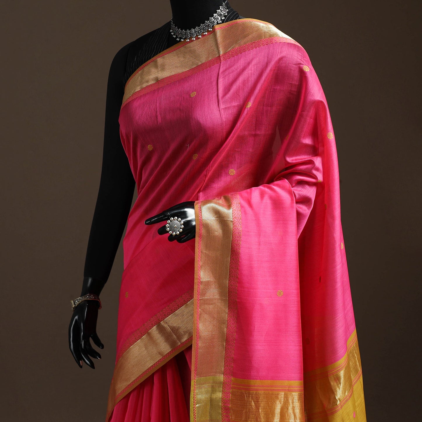 Pink - handloom buti maheshwari saree with thread zari