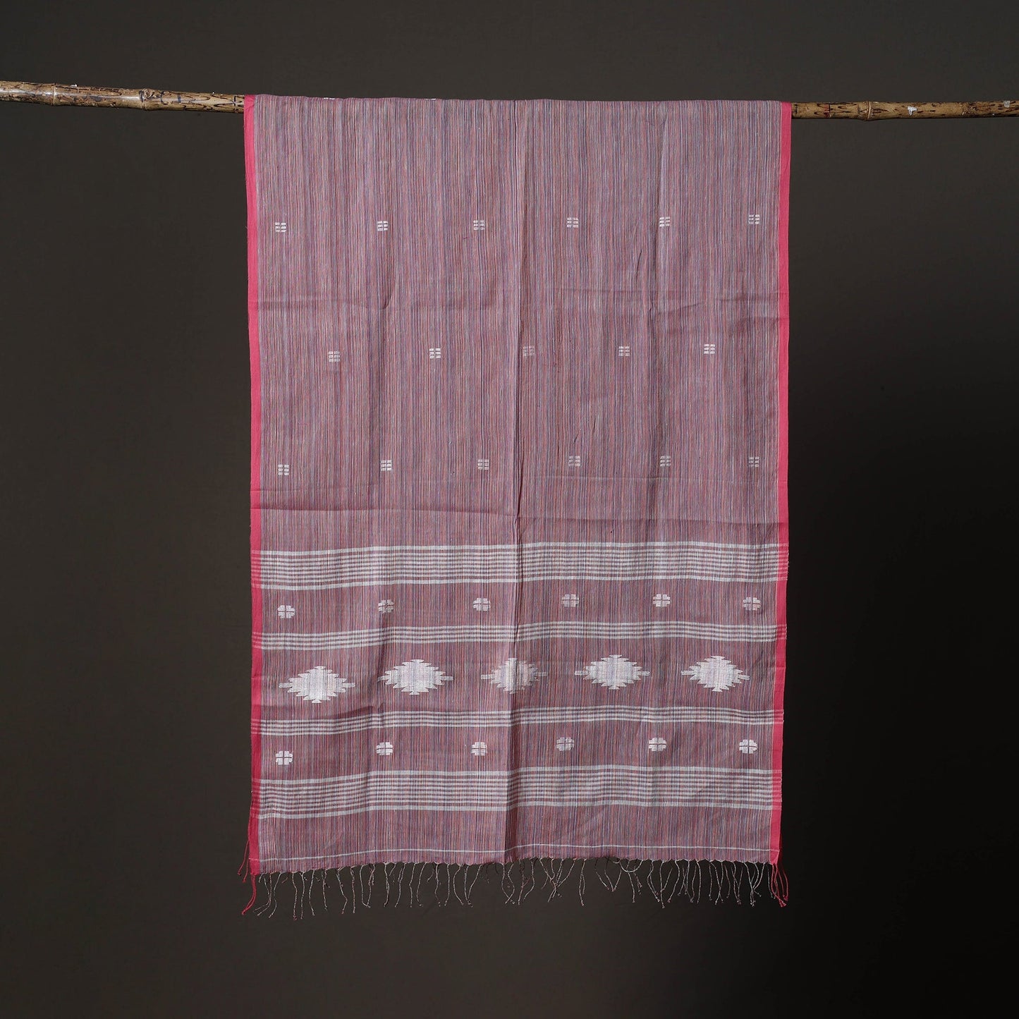 Handloom cotton burdwan jamdani stole with tassels 08